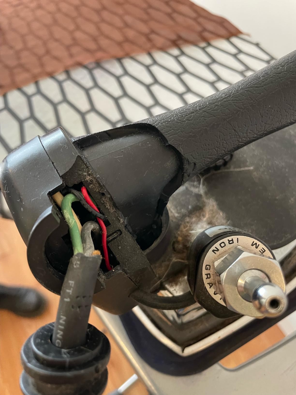 Gravity-Feed Steam Iron ~ Silver Star ES-300 customer photo 2