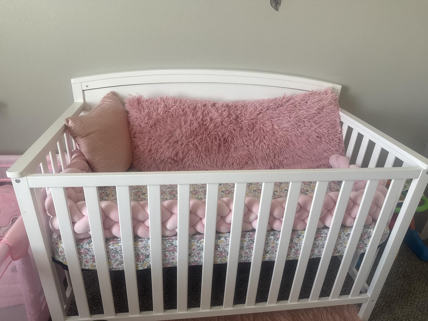 Graco Benton 5-in-1 Convertible Crib - GREENGUARD Gold Certified, Converts from Baby Crib to Toddler Bed, Daybed and Full-Size Bed, Fits Standard Full-Size Crib Mattress (White) customer photo 1