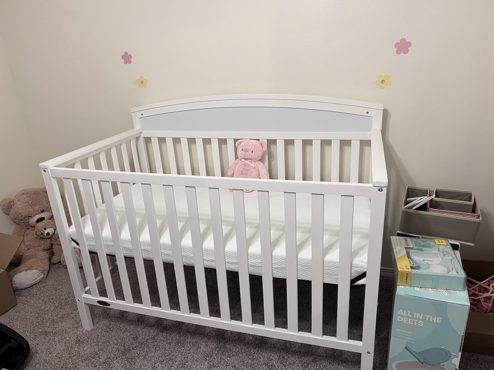Graco Benton 5-in-1 Convertible Crib - GREENGUARD Gold Certified, Converts from Baby Crib to Toddler Bed, Daybed and Full-Size Bed, Fits Standard Full-Size Crib Mattress (White) customer photo 2
