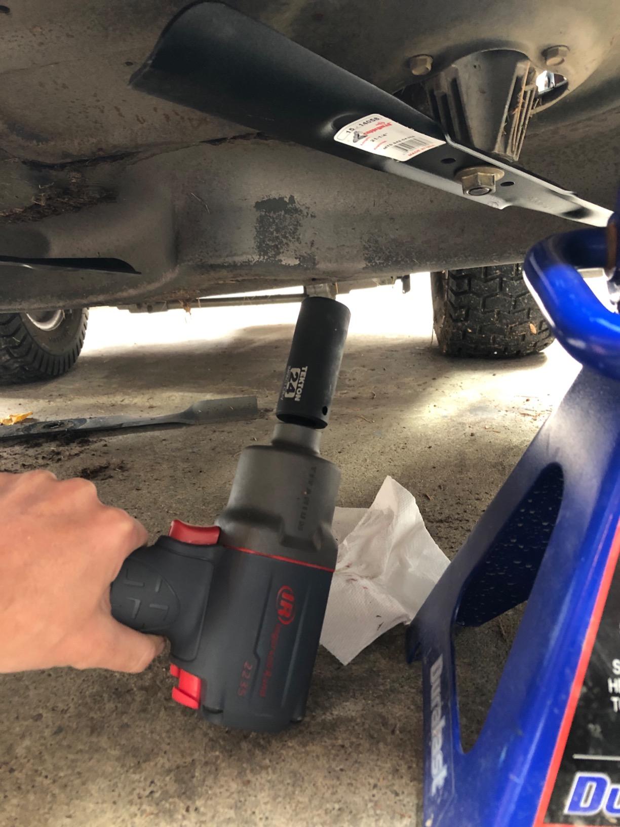 Ingersoll Rand 2235TiMAX 1/2-Inch-Drive Air Impact Wrench with Up to 1,350 Foot-Pounds Torque Output | Features up to 1,350 ft-lbs torque output, ideal for assembly, disassembly, and suspension work customer photo 2