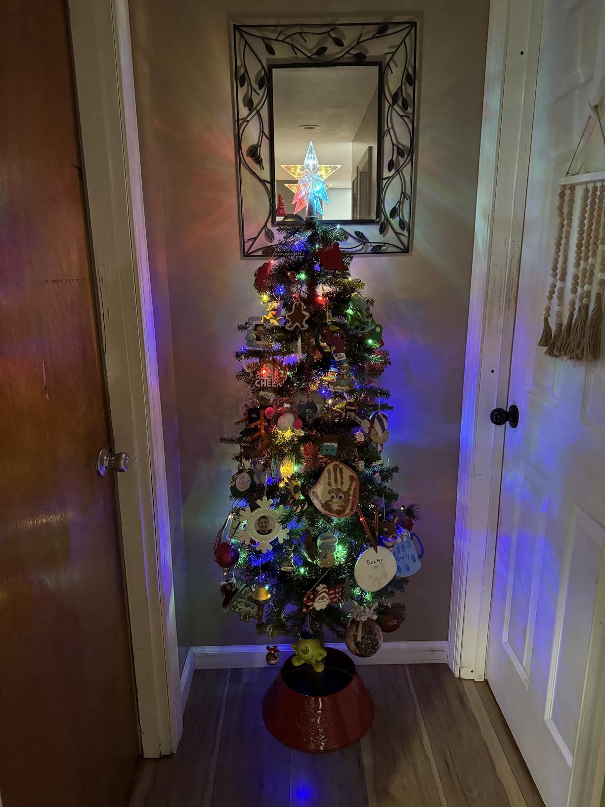 National Tree Company 5 ft Unlit Hickory Cedar Artificial Christmas Tree, 371 Tips, Metal Plate Base, Green customer photo 1