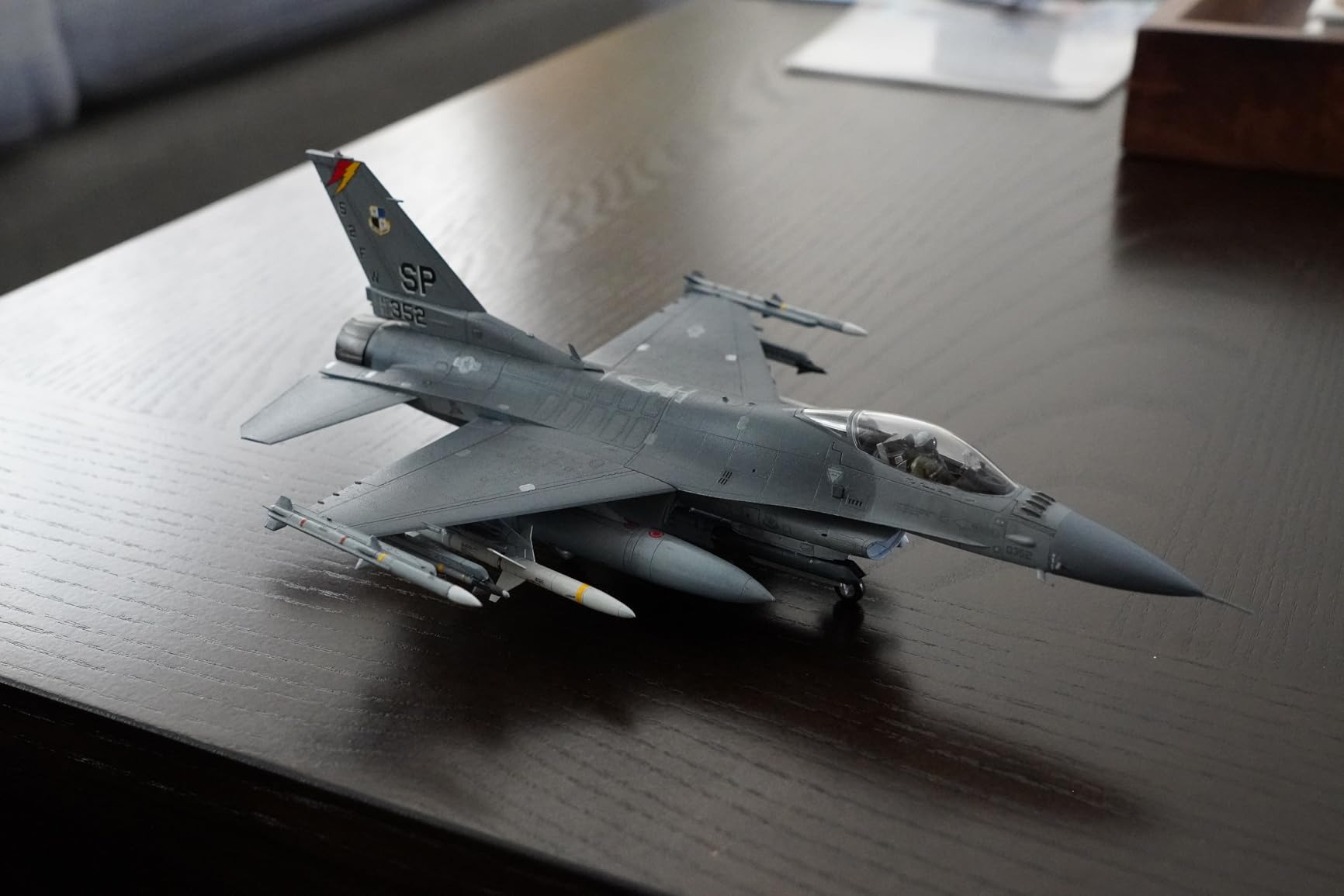 Tamiya Models Block 50 Fighting Falcon with Full Equipment Model Kit, Grey, Small customer photo 1