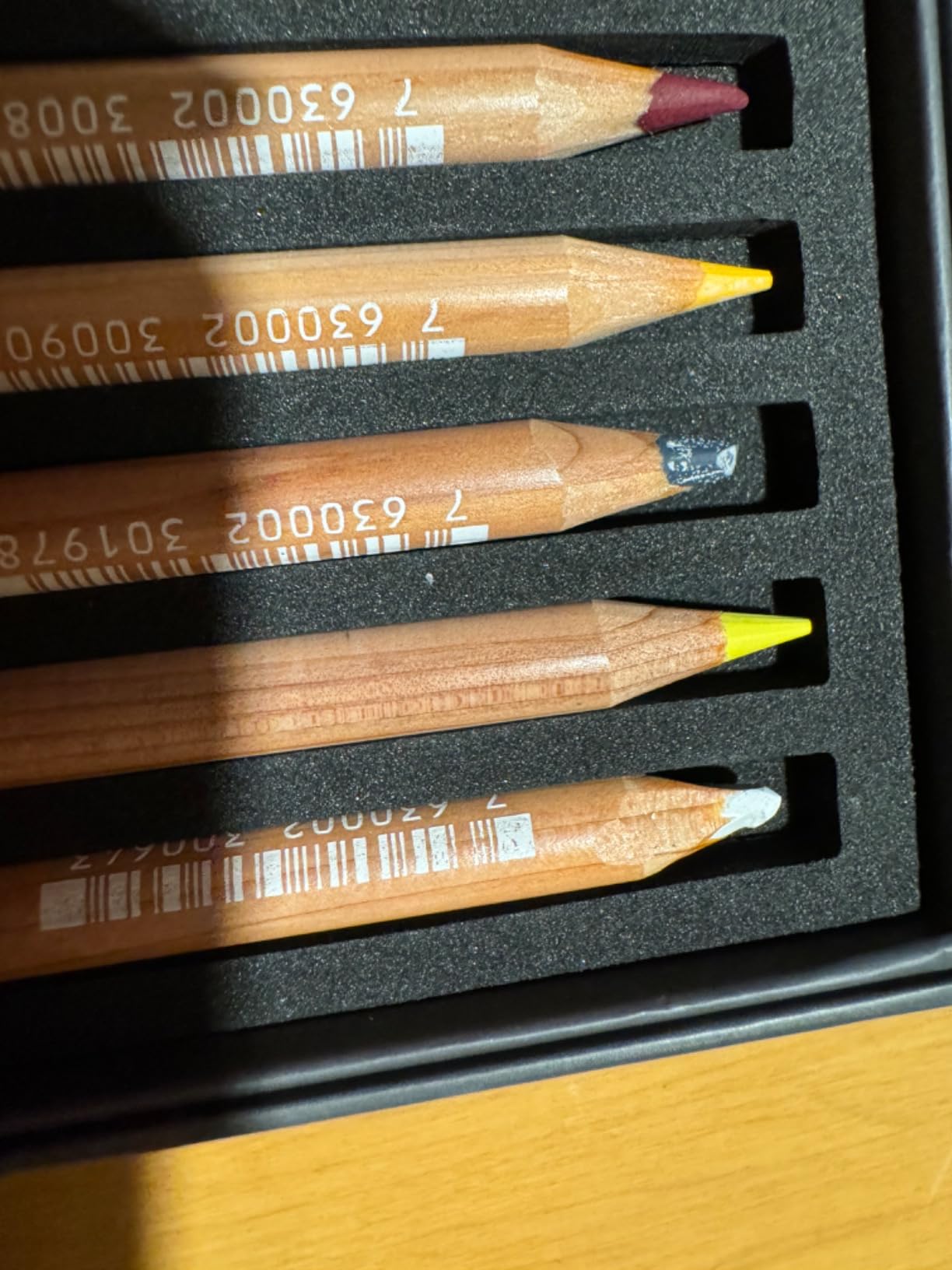 Caran d'Ache Luminance Colored Pencil Set of 40 customer photo 2