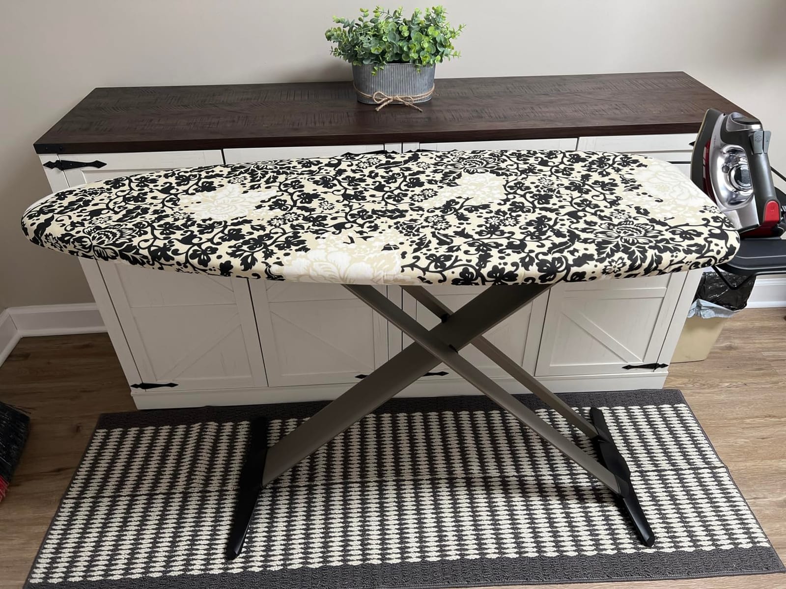 Bartnelli Pro Luxury Ironing Board - Extra Wide 51x19 Ironing Surface, Ultra-Premium Aluminum Build, Includes Steam Iron Rest, Adjustable Height, Foldable, European Made customer photo 2