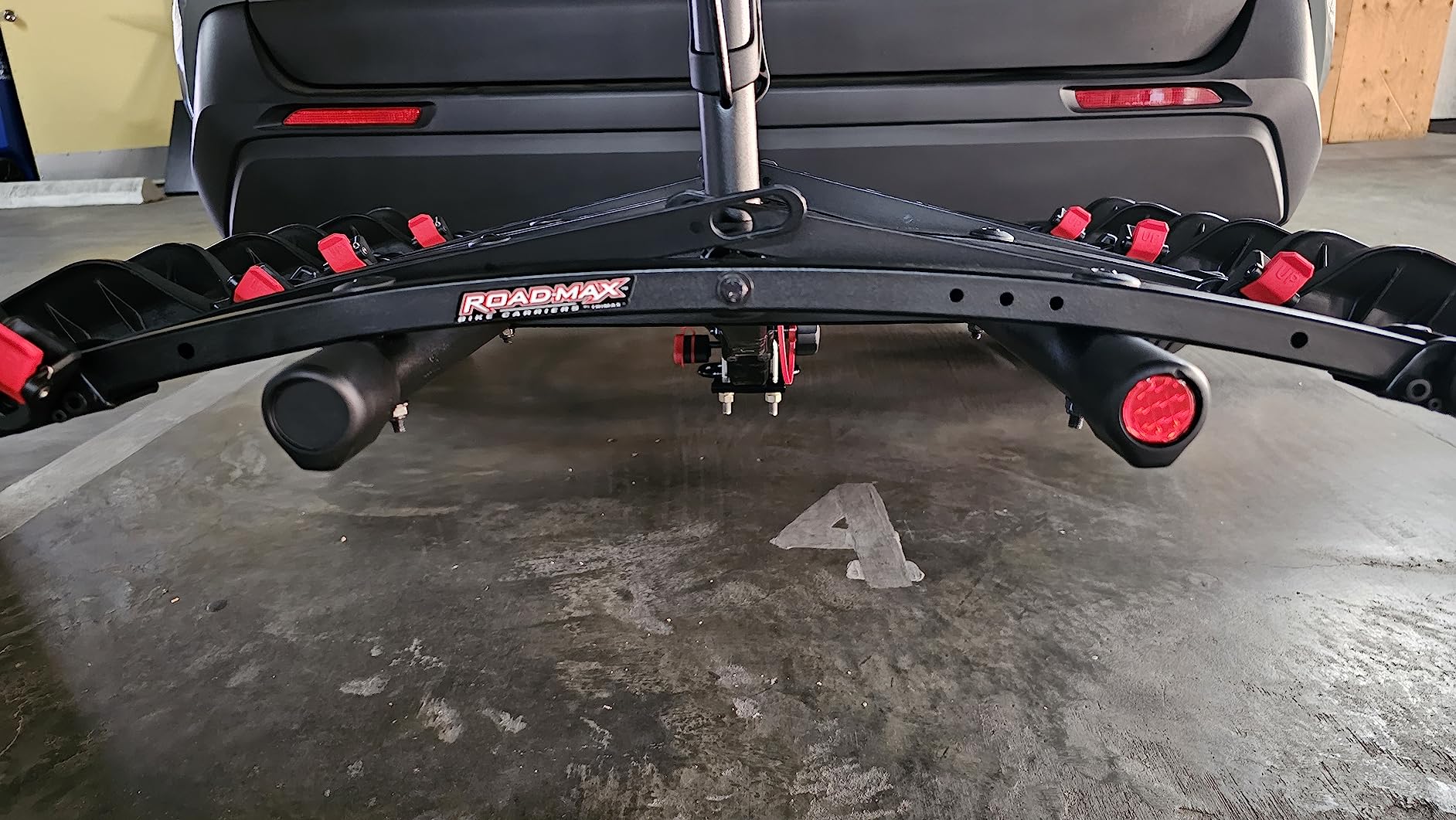 Trimax RMBR4 - Road-MAX Hitch Mount Tray - 4 Bike Rack Hitch Mount for SUV, Truck, Van - Foldable, Locking Arms, 2