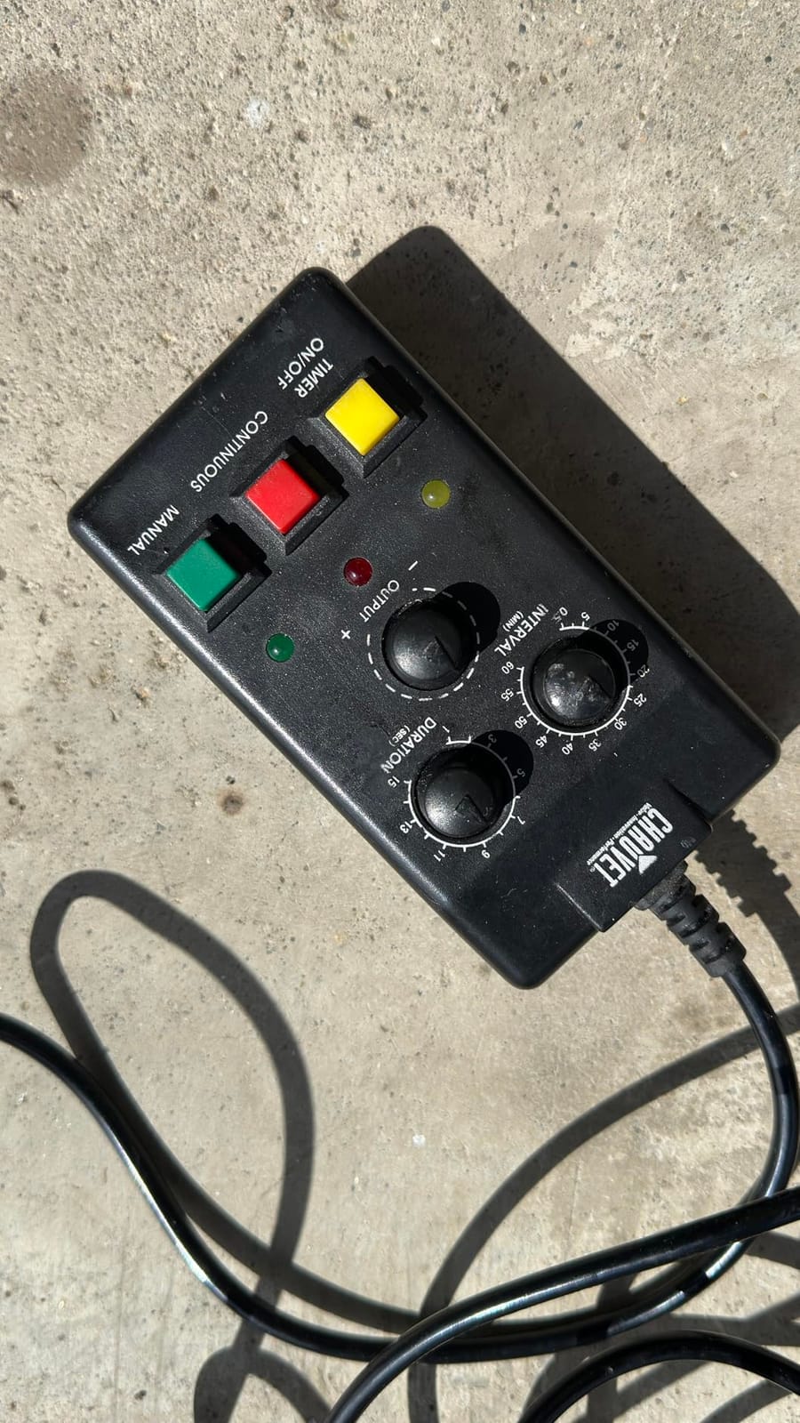 CHAUVET DJ Hurricane 1600 Compact High-Output Fog Machine w/Timer Remote & Automatic Shut-Off, BLACK | High-output smoke effect, water-based fluid, compact haze unit, stage theater and party use, wired control customer photo 2