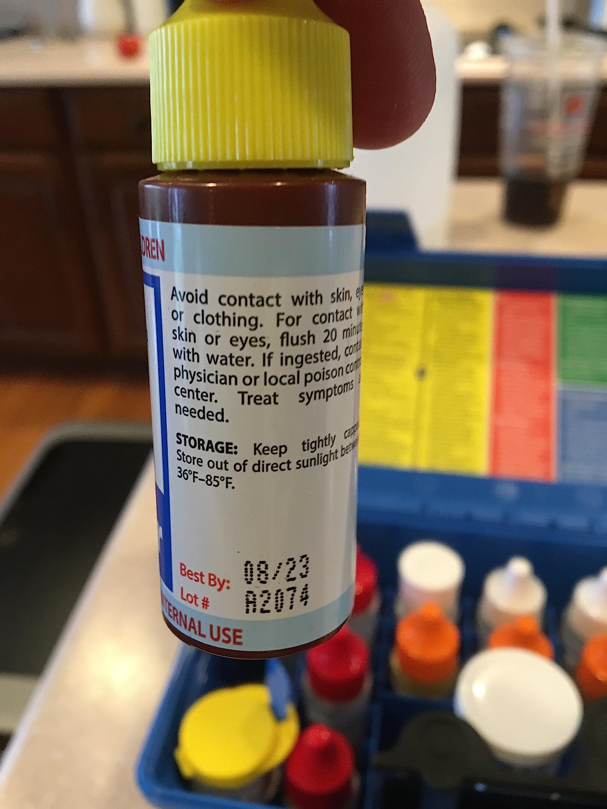 Taylor K-2006-SALT FAS-DPD, 9-in-1 Pool & Spa Test Kit, Free & Combined Chlorine, pH, Acid & Base Demand, Total Alkalinity, Calcium Hardness, Cyanuric Acid (CYA), and Chloride (Sodium Chloride). customer photo 1
