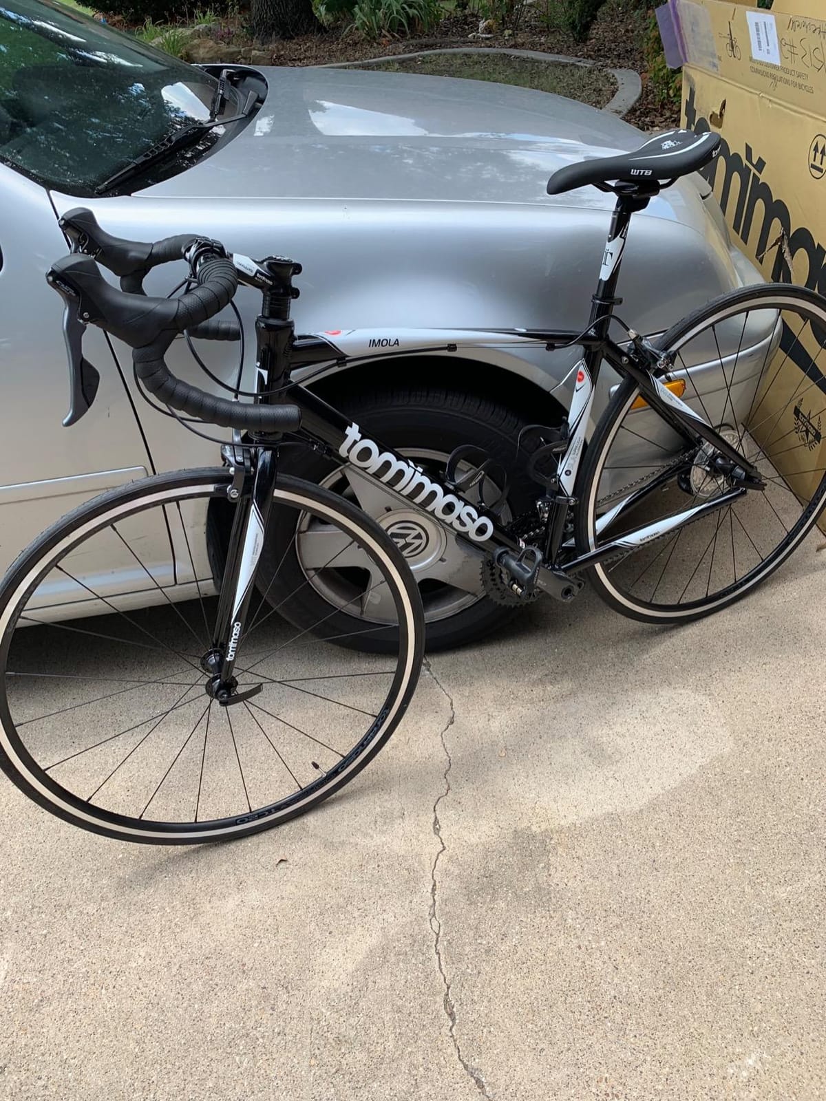 Tommaso Imola - Sport Bike Performance Aluminum Road Bike, Shimano Claris 24 Speeds Road Bicycle customer photo 1