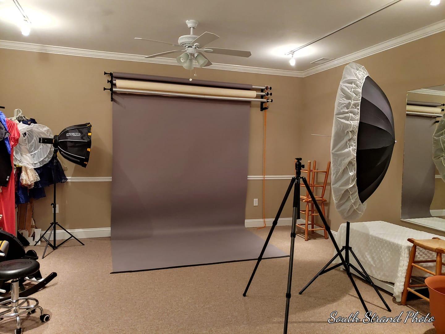 NEEWER Photography 4 Roller Wall Mounting Manual Background Support System with 2 x Four Fold Hook, 8 x Expand Bar, 4 x Chain, Load Capacity per Roller: 22lb/10kg customer photo 1