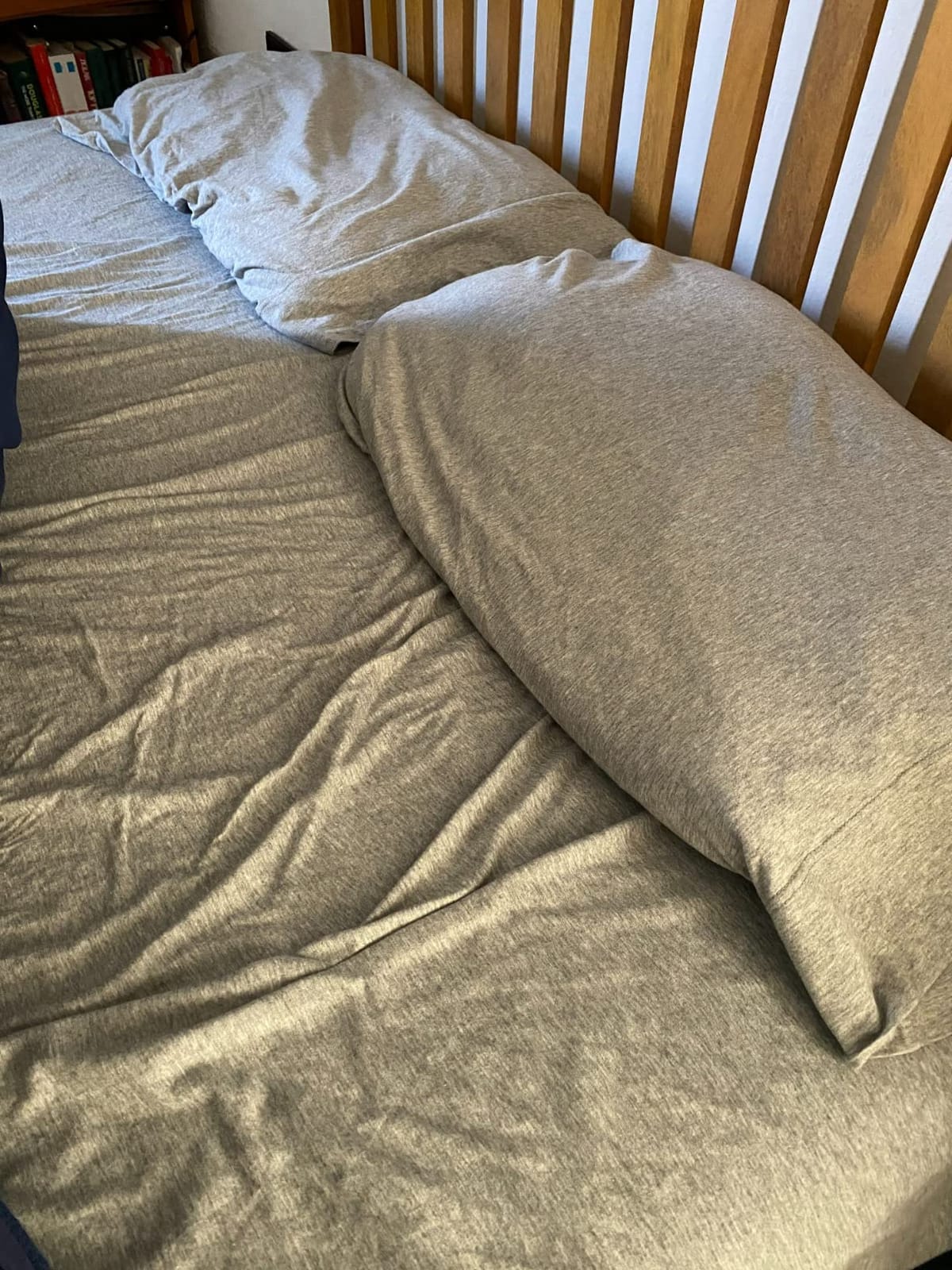 Amazon Basics 4-Piece Soft, Breathable 100% Cotton Jersey Knit Bed Sheet Set with Deep Pockets, Includes Flat and Fitted Sheets, Pillowcase, Queen, Oatmeal, Solid customer photo 1