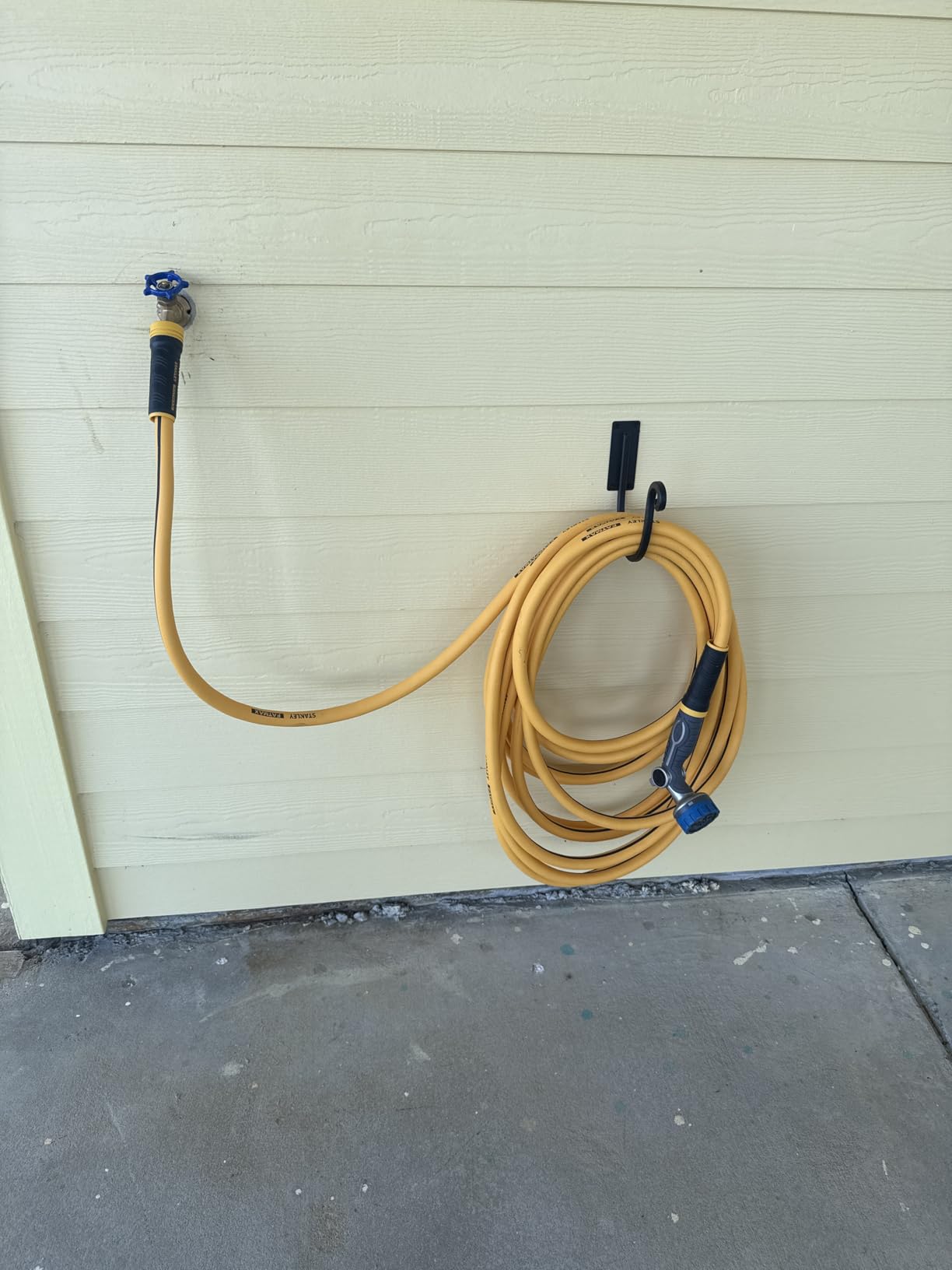Stanley FATMAX Professional Grade Garden Hose, 50 Feet x 5/8 Inch, Yellow, 500 PSI customer photo 1