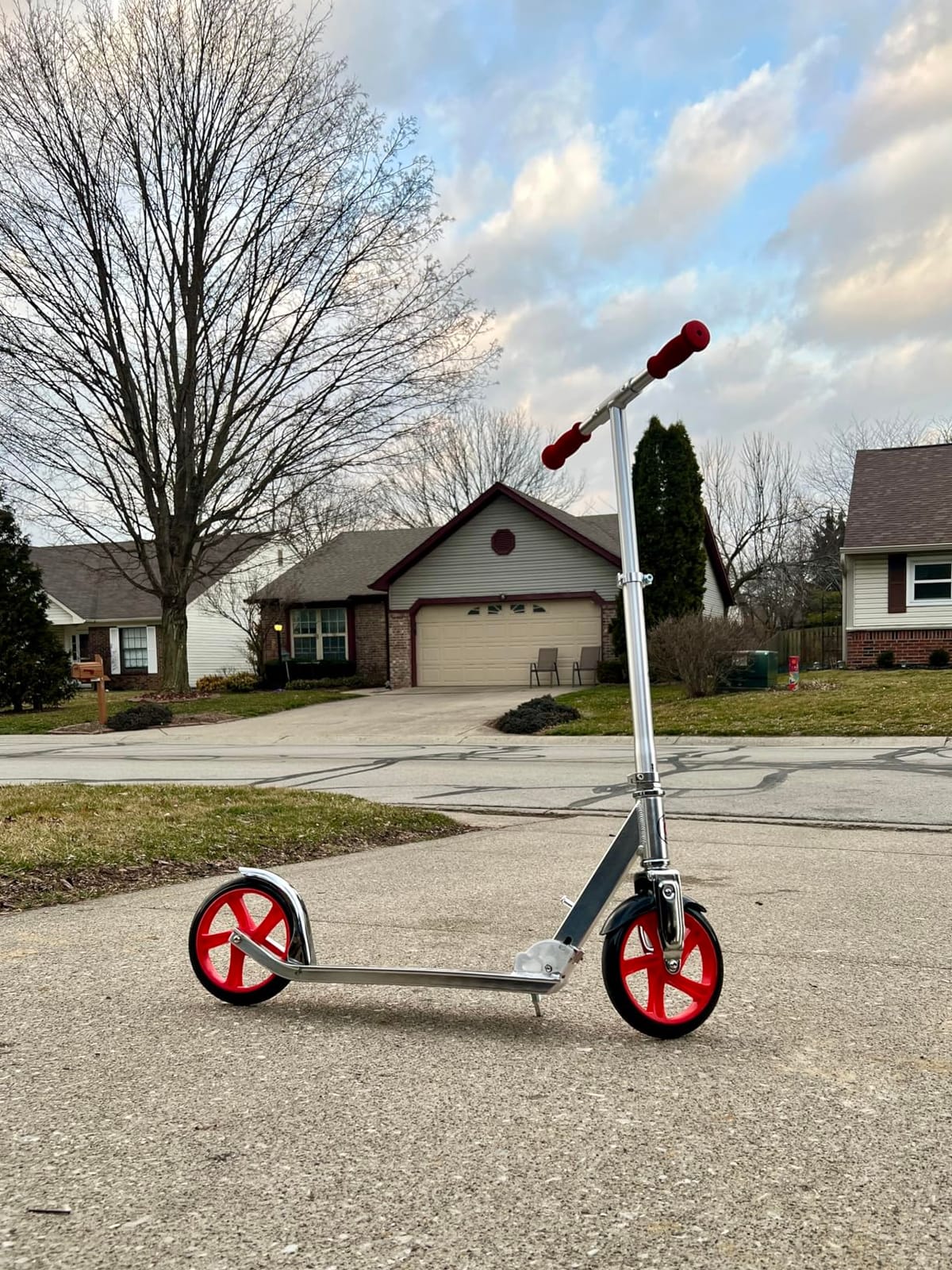 Razor A5 Lux Kick Scooter for Kids Ages 8+ - 8