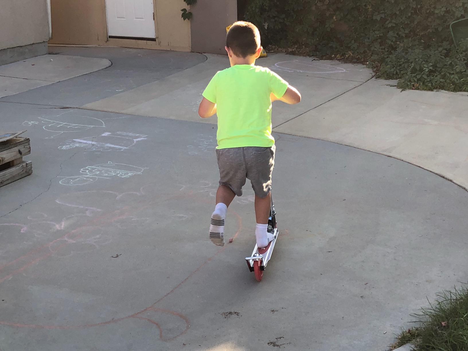 Razor A3 Kick Scooter for Kids Ages 5+ - Larger Wheels, Front Suspension, Wheelie Bar customer photo 1