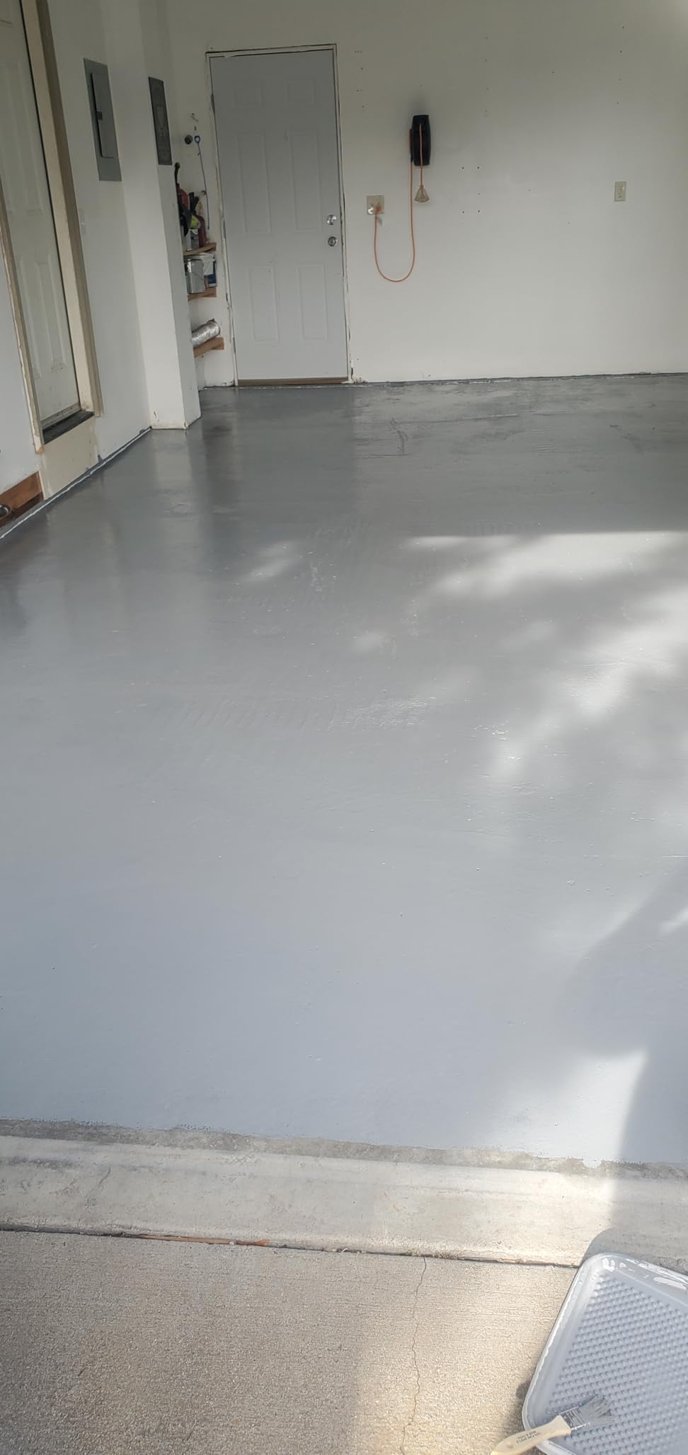 KILZ 1-Part Epoxy Concrete & Garage Floor Paint, Slate Gray, 1 Gallon customer photo 2
