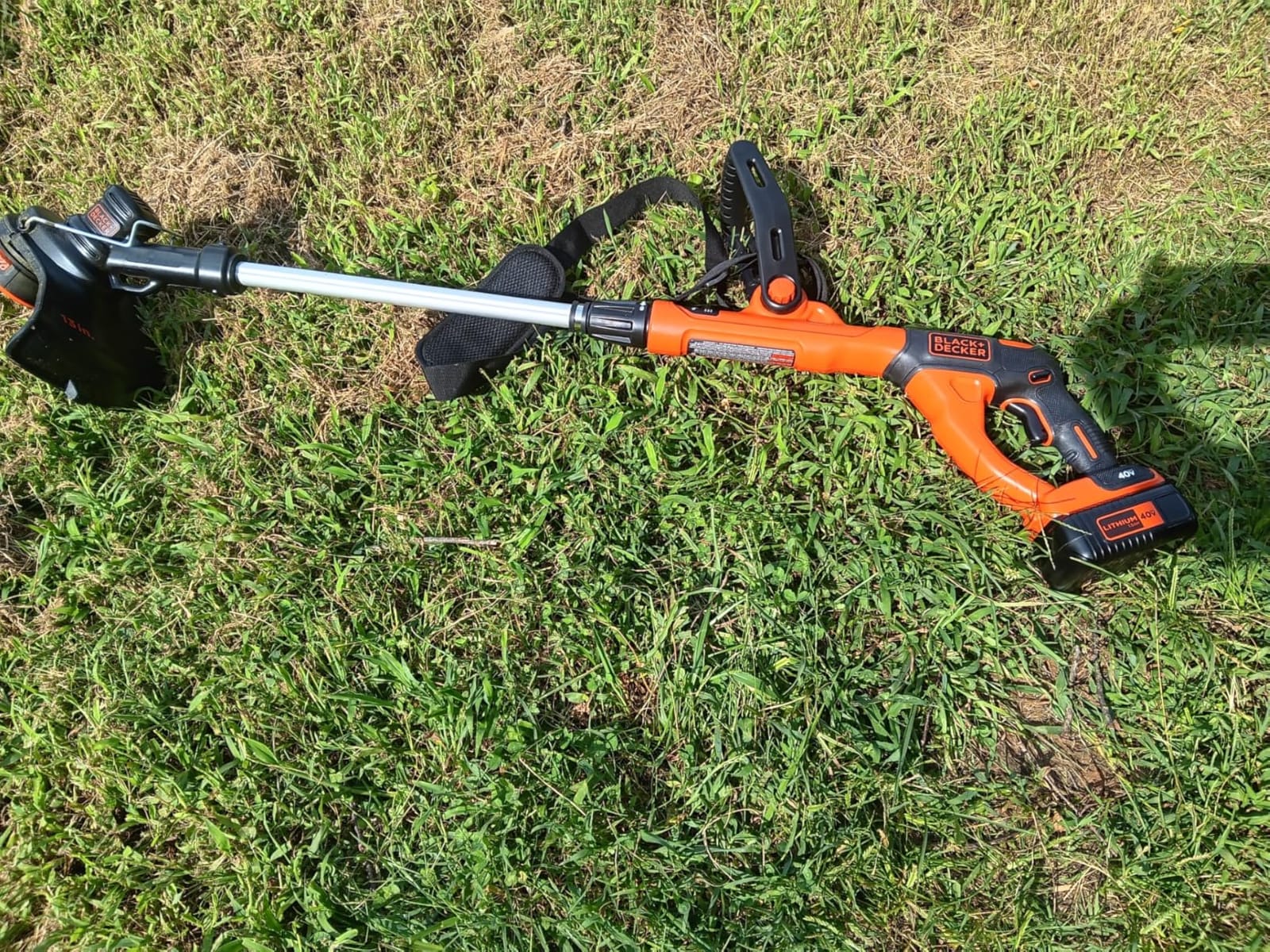 Black+Decker 40V MAX 13 Inch String Trimmer and Lawn Edger with Battery and Charger, Cordless Weed Eater with Charge Indicator, High Torque PowerDrive Technology (LST140C) customer photo 1