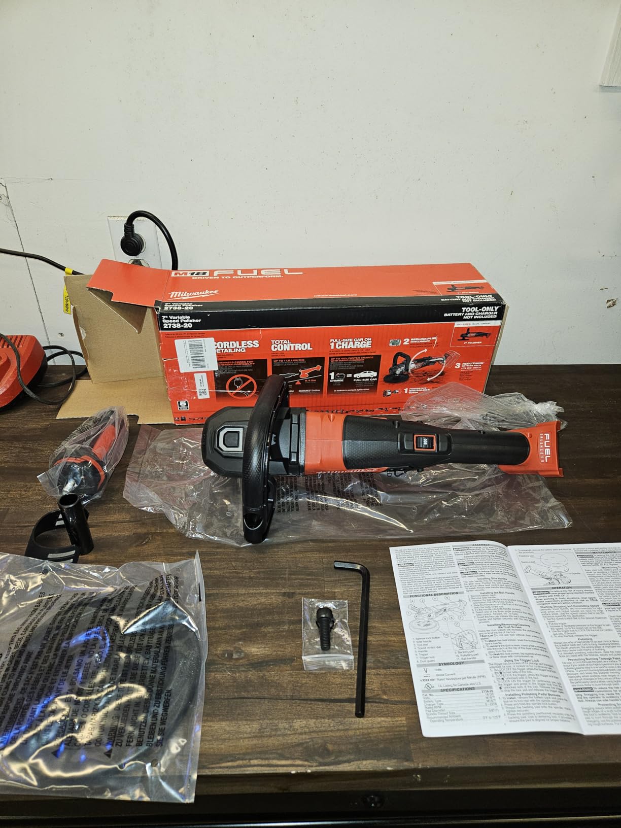 Milwaukee 2738-20 M18 18-Volt Fuel Lithium-Ion Brushless Cordless 7 inch Variable Speed Polisher (Tool-Only) customer photo 2