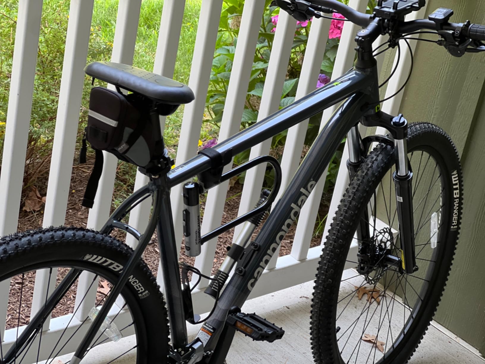 Kryptonite Kryptolok Standard Bike U-Lock with Cable, Heavy Duty Anti-Theft Bicycle U Lock, 12.7mm Shackle and 10mm x 4ft Length Security Cable with Mounting Bracket and Keys customer photo 1