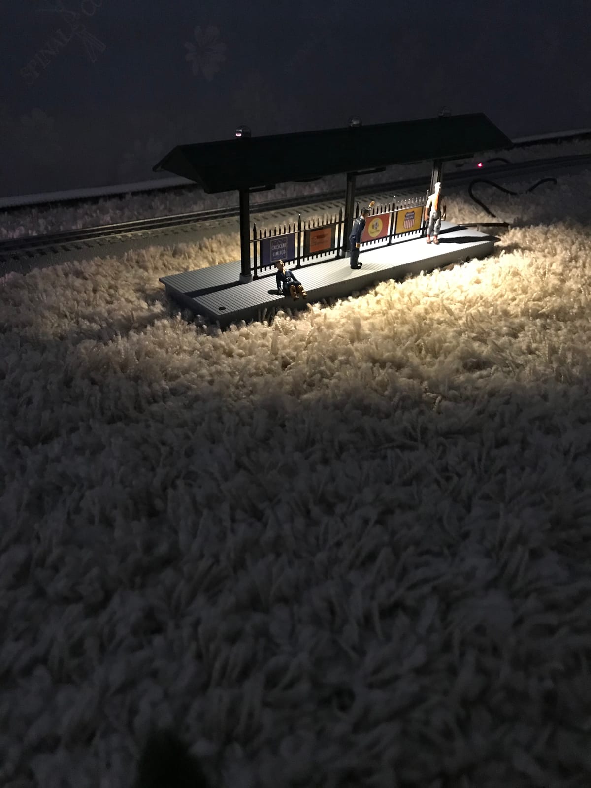 Lionel Electric O Gauge Model Train Accessories, Illuminated Station Platform, Green customer photo 1