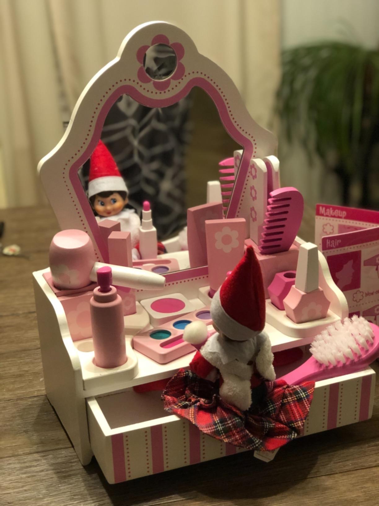 Melissa & Doug Wooden Beauty Salon Play Set, 18-Piece Vanity with Pretend Play Toys, Makeup, Mirror, Accessories & More, Preschool Toys for Girls & Boys Ages 3+ - FSC Certified customer photo 2