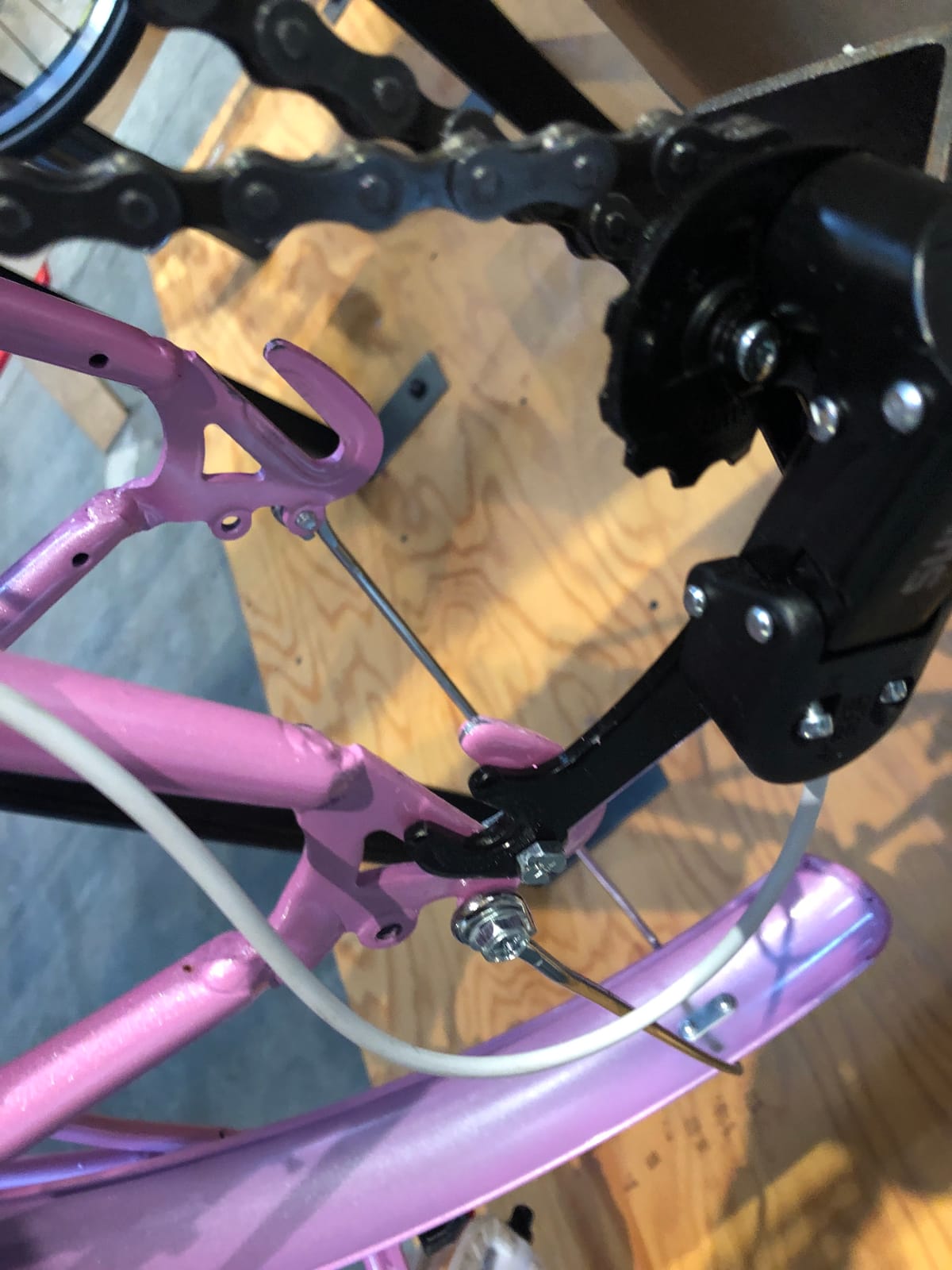 Schwinn Perla Cruiser Bike, 26 Inch Bike for Women and Men, 7-Speed Beach Cruiser Bicycle, Linear Pull Brakes, Comfortable Quilted Seat, Upright Riding Position customer photo 2
