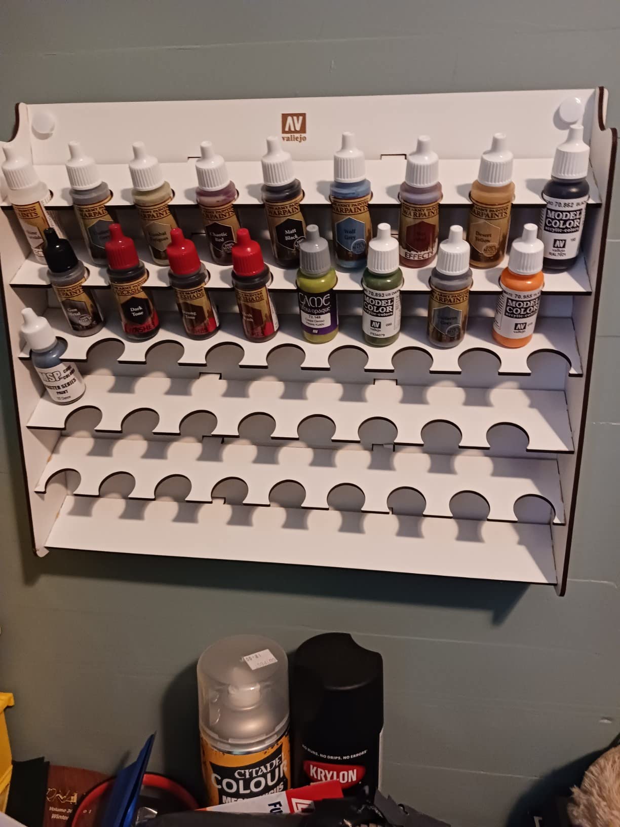Vallejo - Wall Mounted Paint Display for Organization of Acrylic Paints for Scale Models and Miniatures | Holds 43 Bottles of 17 ml (0.57 fl.oz.) or 18 ml. (0.60 fl.oz.) customer photo 2