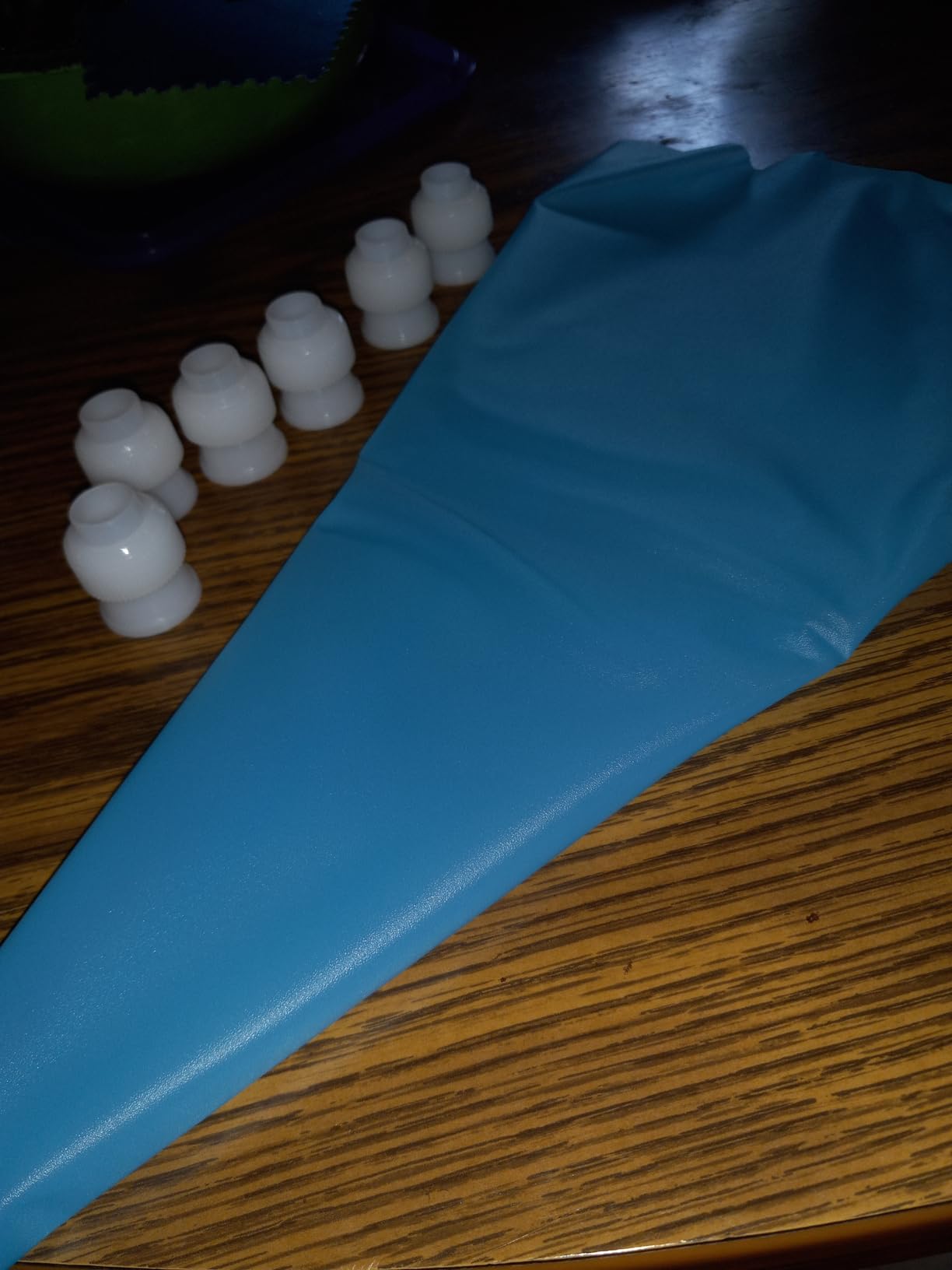 Weetiee Silicone Pastry Bags, 3 Sizes Reusable Icing Piping Bags Baking Cookie Cake Decorating Bags (12''+14''+16'') - 6 Pack with 6 Icing Couplers customer photo 1