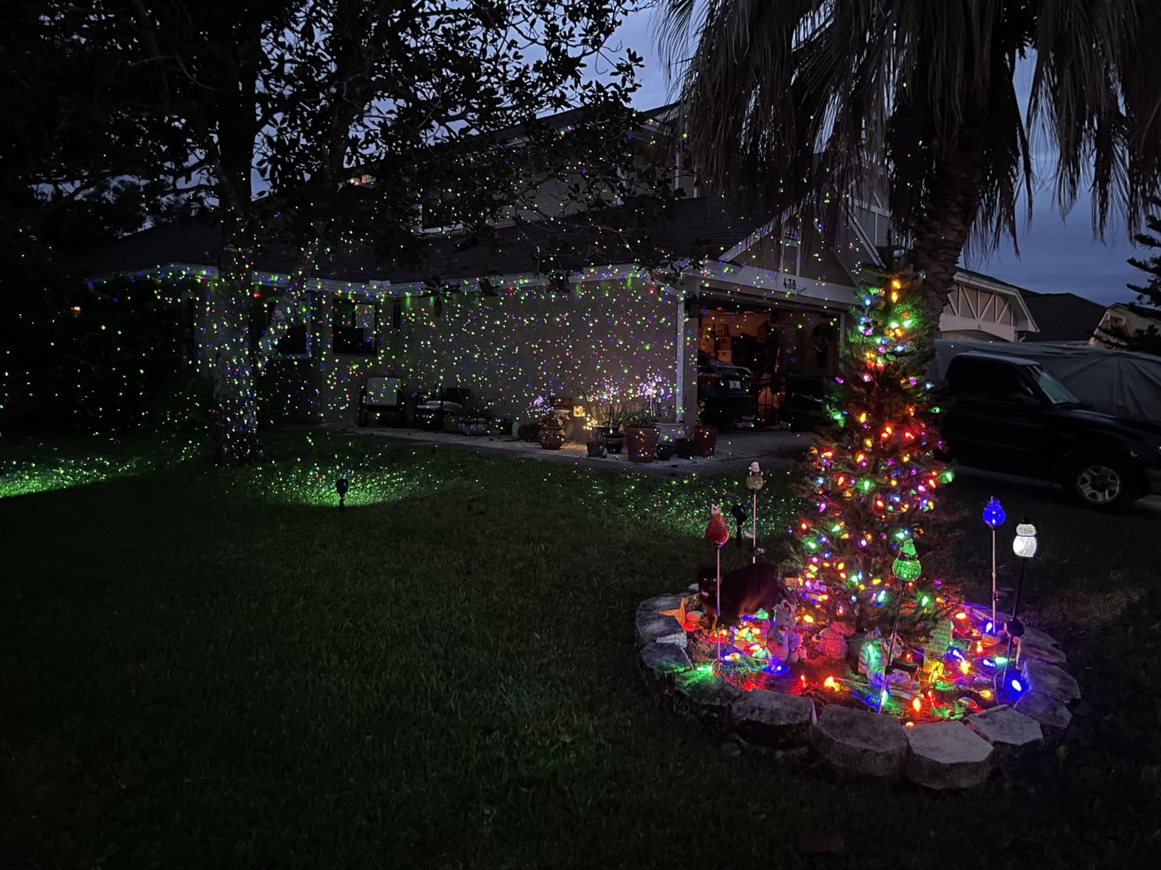 Poeland Christmas Laser Projector Lights Waterproof Outdoor Garden Decorative Lighting with Security Lock 3 Color Red Green Blue customer photo 2
