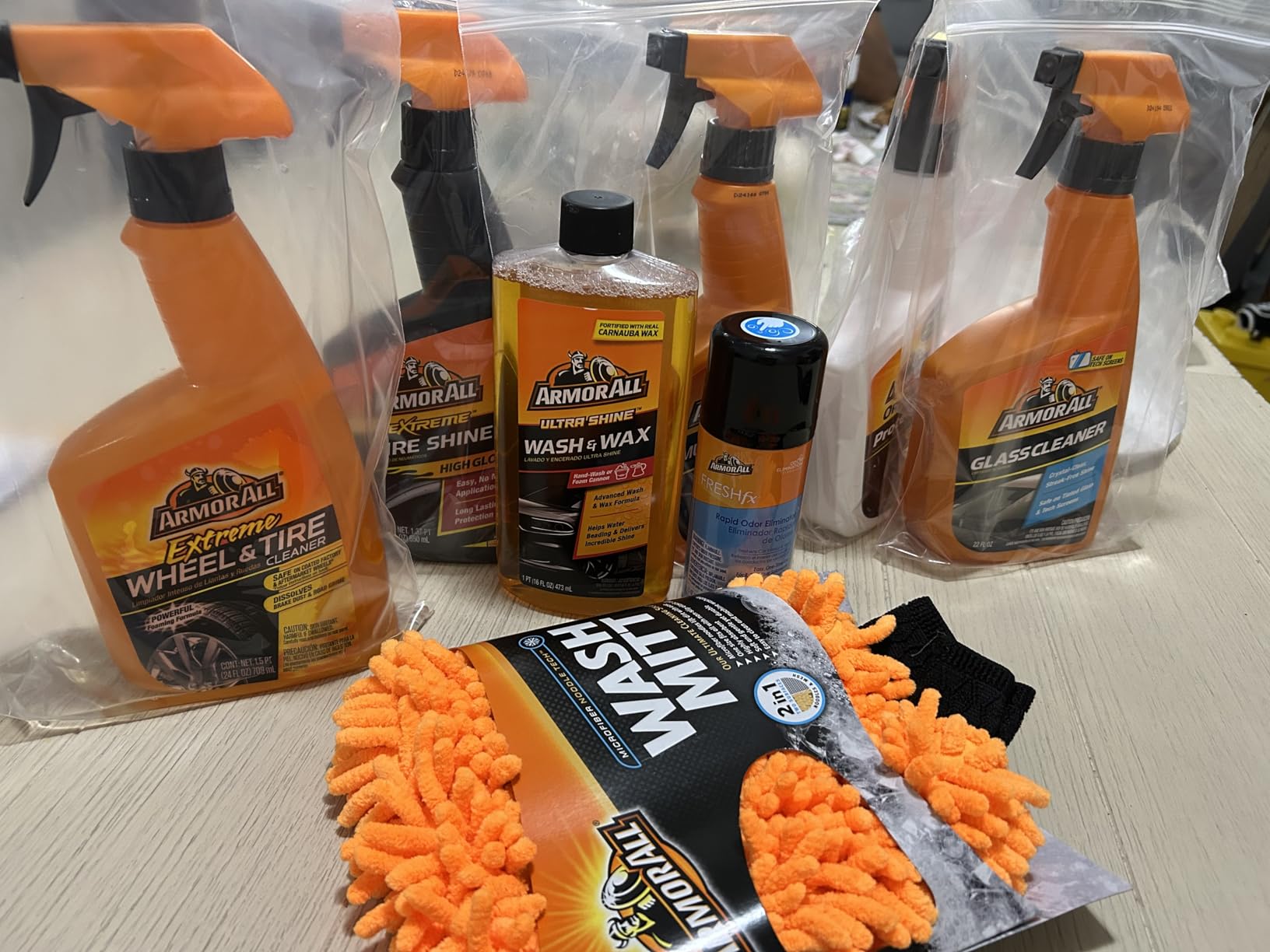 Armor All Ultimate Premier Car Care Kit, 8 Pieces, Includes Tire and Wheel Cleaners, Exterior and Interior Car Cleaning Supplies customer photo 1