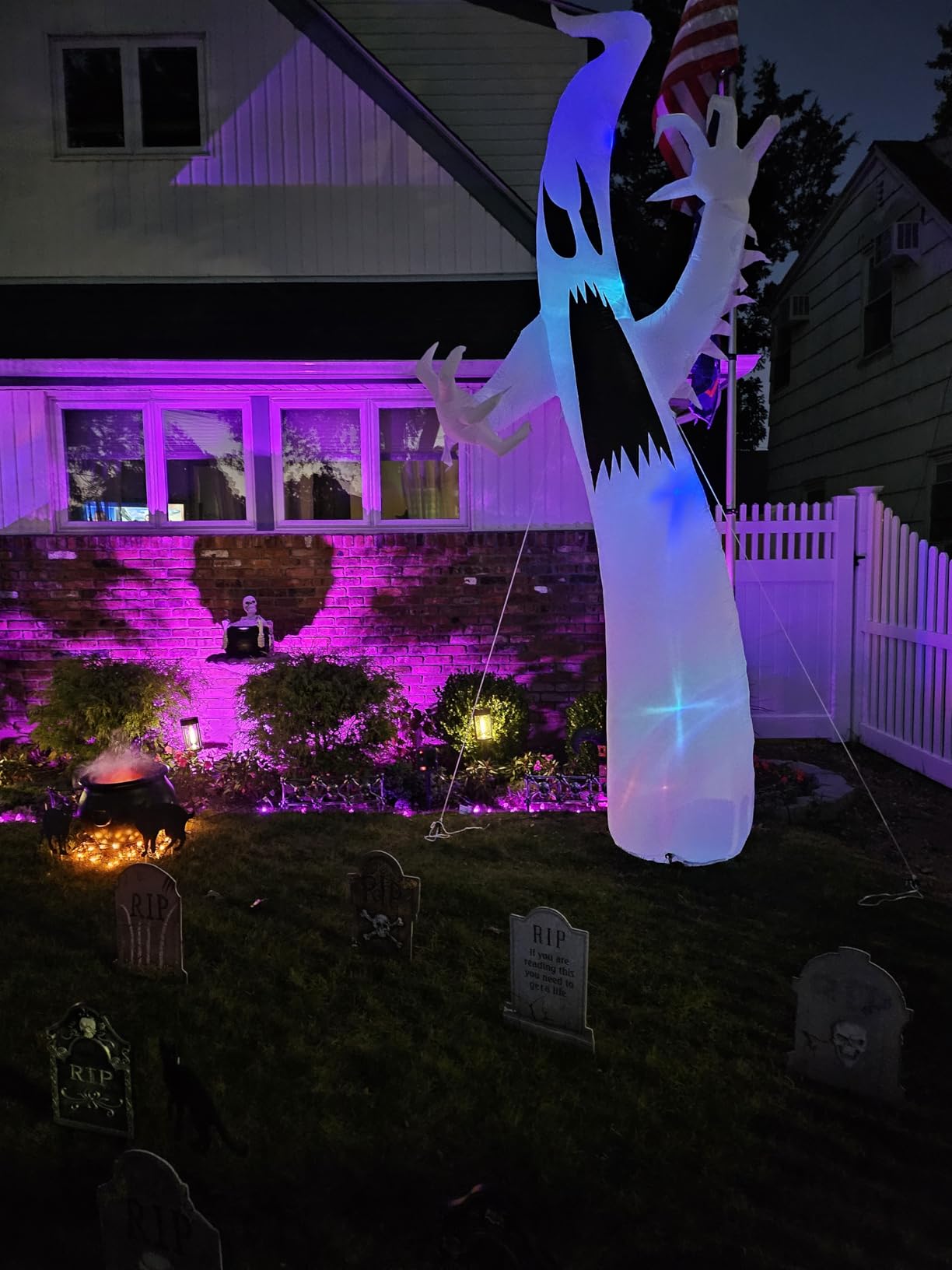12 Ft Halloween Inflatables Terrible Ghost Decoration with Flash Color Changing Light Blow Up Decor Indoor Outdoor Yard Lawn Decorations customer photo 2