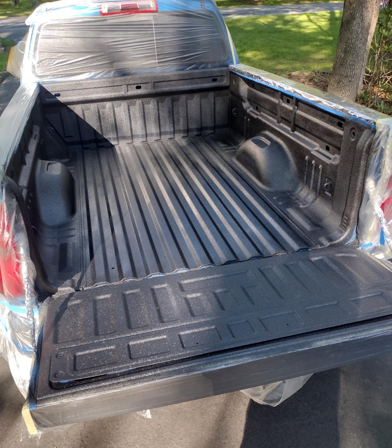 Custom Shop U-Pol Raptor Black Urethane Spray-On Truck Bed Liner Kit, 1 gal customer photo 2