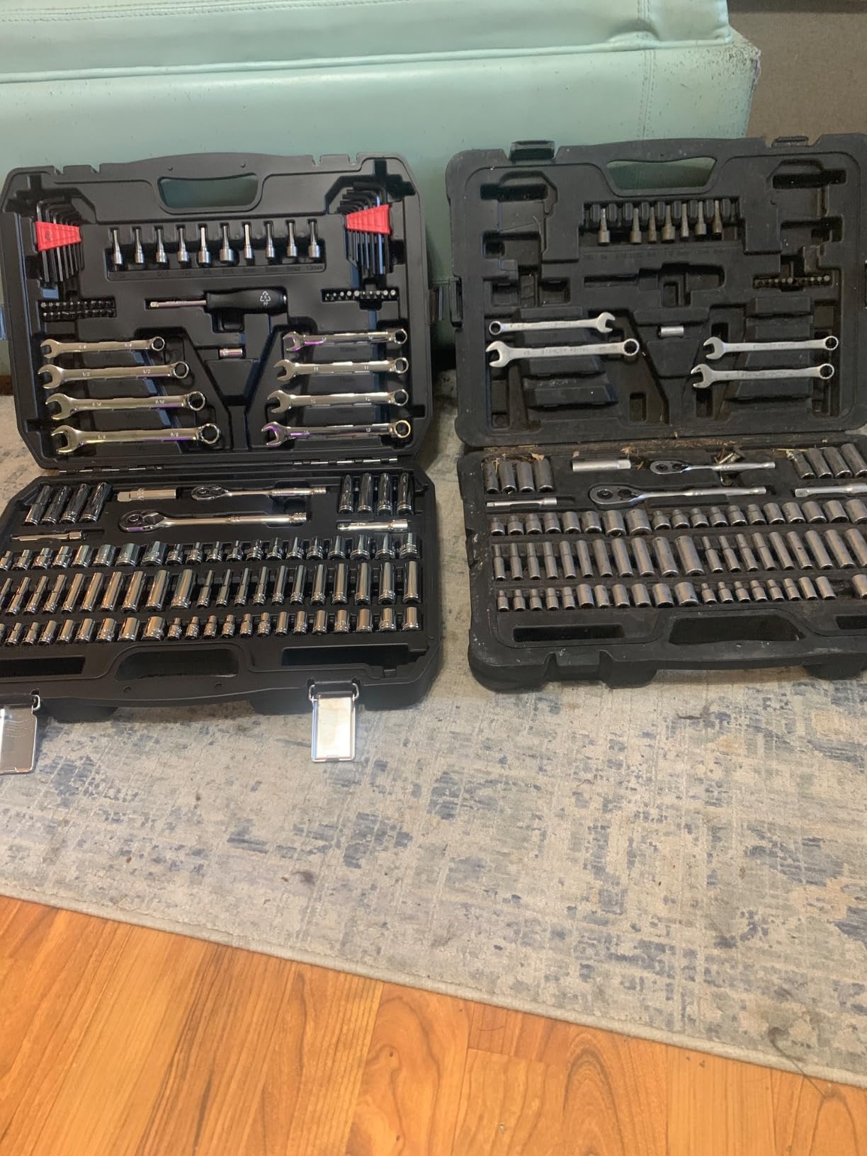 Amazon Basics 201-Piece Mechanic's Socket Tool Set With Case, SAE and Metric Sizes, Chrome-Vanadium Steel, Portable customer photo 2