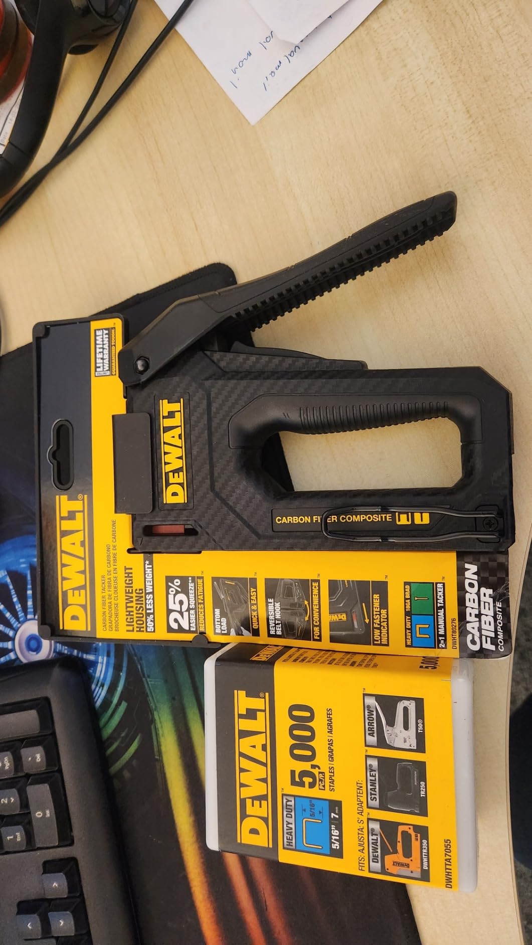 DEWALT Staple Gun, Carbon Fiber Body, 2-in-1 Tacker (DWHT80276) customer photo 1