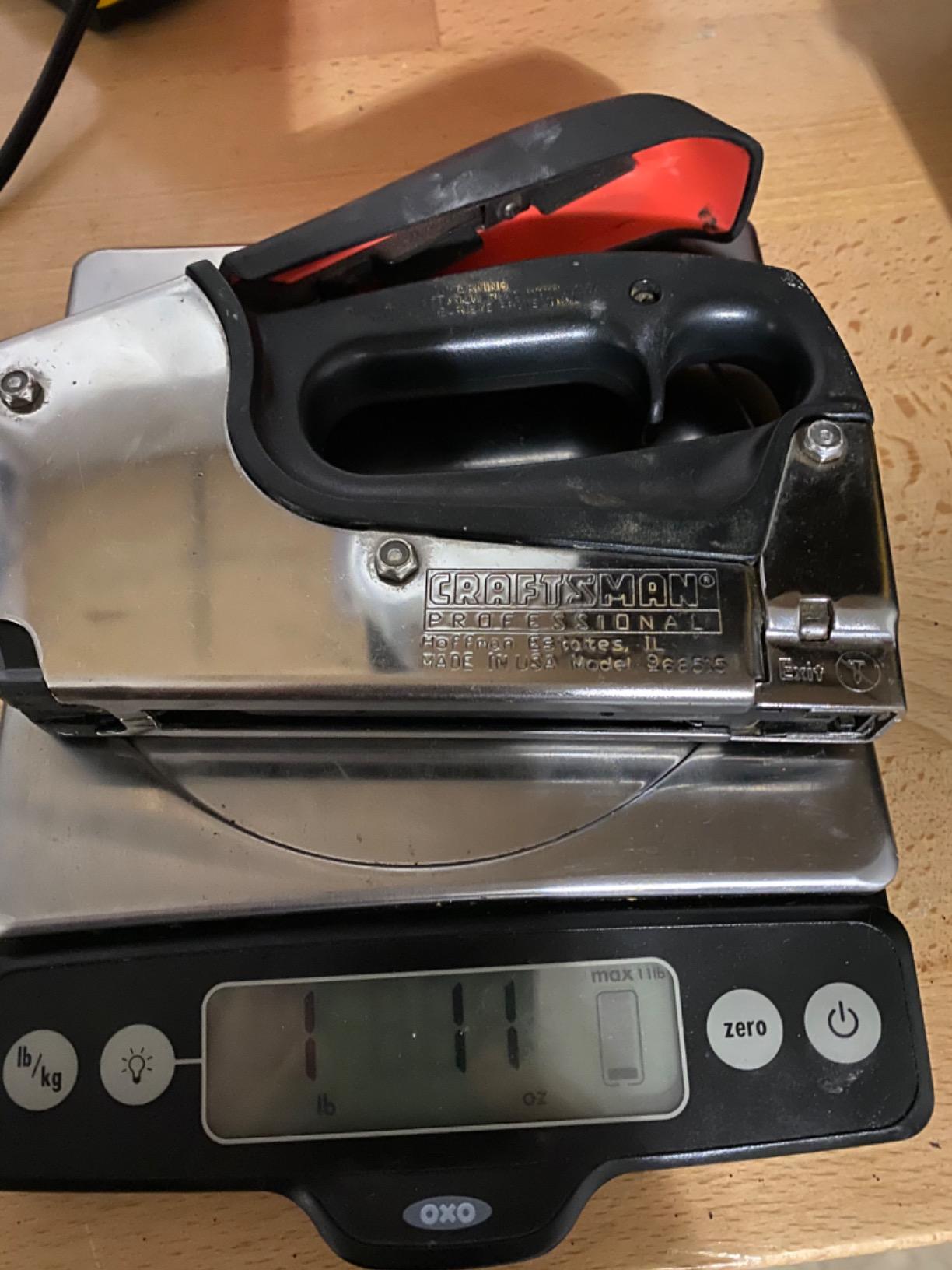 DEWALT Staple Gun, Carbon Fiber Body, 2-in-1 Tacker (DWHT80276) customer photo 2