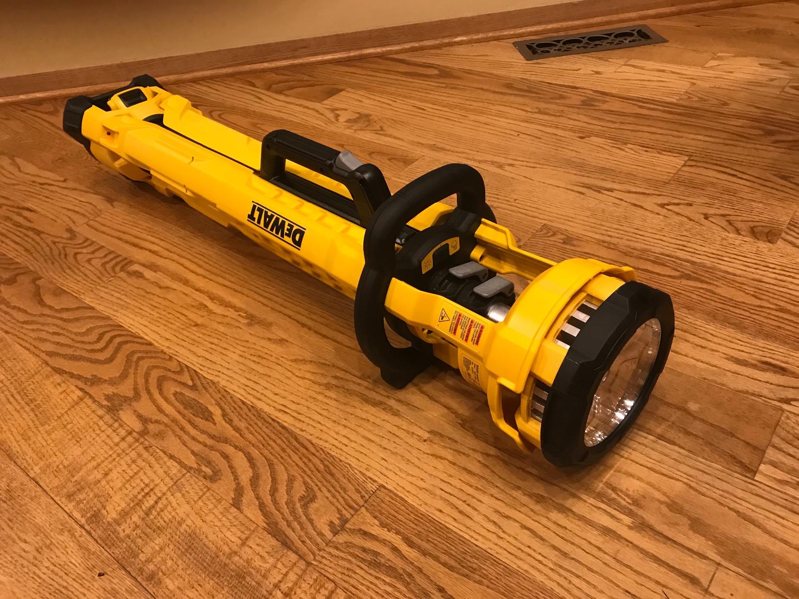 DEWALT 20V MAX LED Work Light with Stand, Tripod Light, 3000 Lumens of Brightness with 3 Modes, Tool Only (DCL079B) customer photo 1
