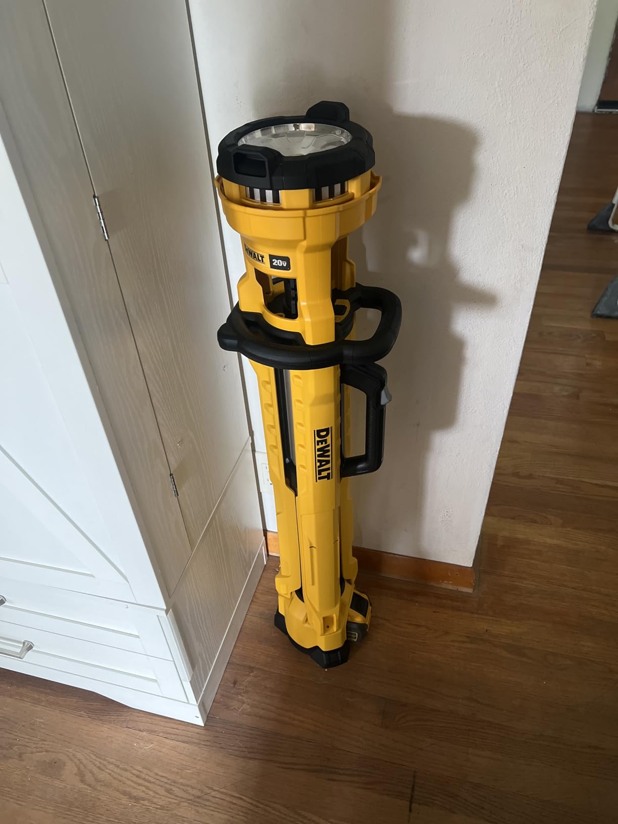 DEWALT 20V MAX LED Work Light with Stand, Tripod Light, 3000 Lumens of Brightness with 3 Modes, Tool Only (DCL079B) customer photo 2