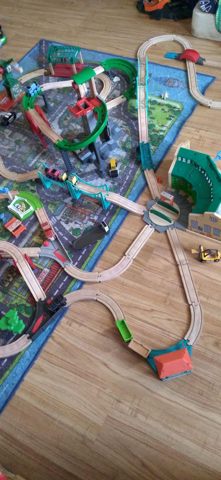 BRIO World Lift & Load Warehouse Set - 32-Piece Wood Train Set - Works with All Wooden Railway Sets - Includes 4-Level Elevator, Vehicles, Tracks & Full Station - MESH Accredited for Ages 3+ customer photo 1