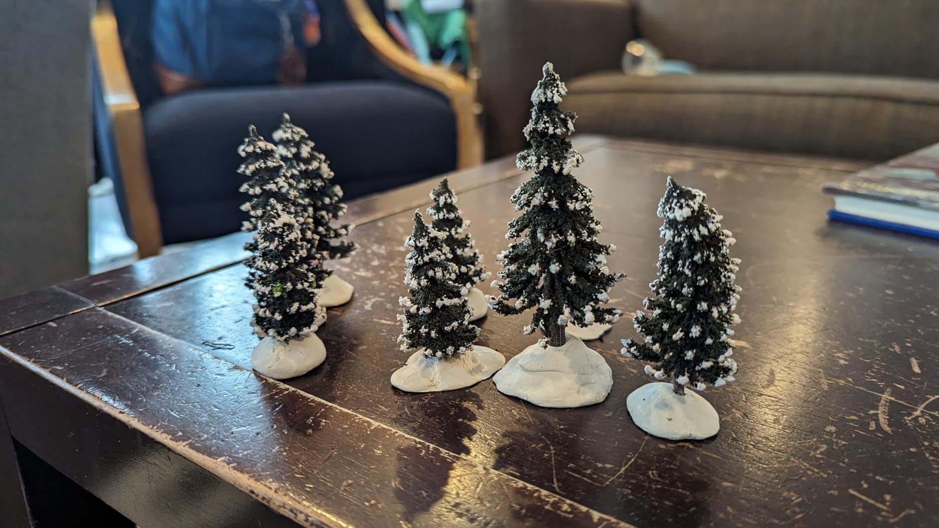 Yetaha 16PCS Mixed Scale Snow-Covered Cedar Trees, Winter Pine Tree Models 6/8/10/12cm, Miniature Trees for Diorama & Model Train Scenery, Village, Railway, Winter Landscape (4pcs Each Size) customer photo 2