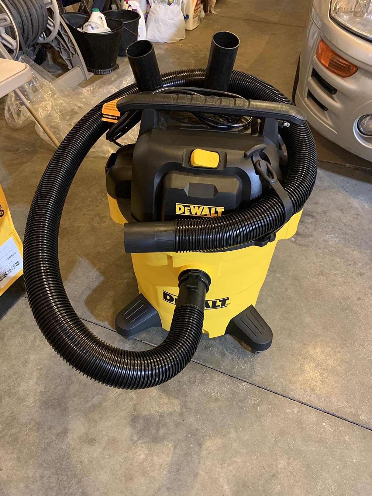 DEWALT 12 Gallon Poly Wet/Dry Vac, 5.5 HP Shop Vacuum Wet Vacuum Cleaner for Workshop, Jobsite, Commercial Area, Large Pick-Up Capacity, Yellow, DXV12P customer photo 1