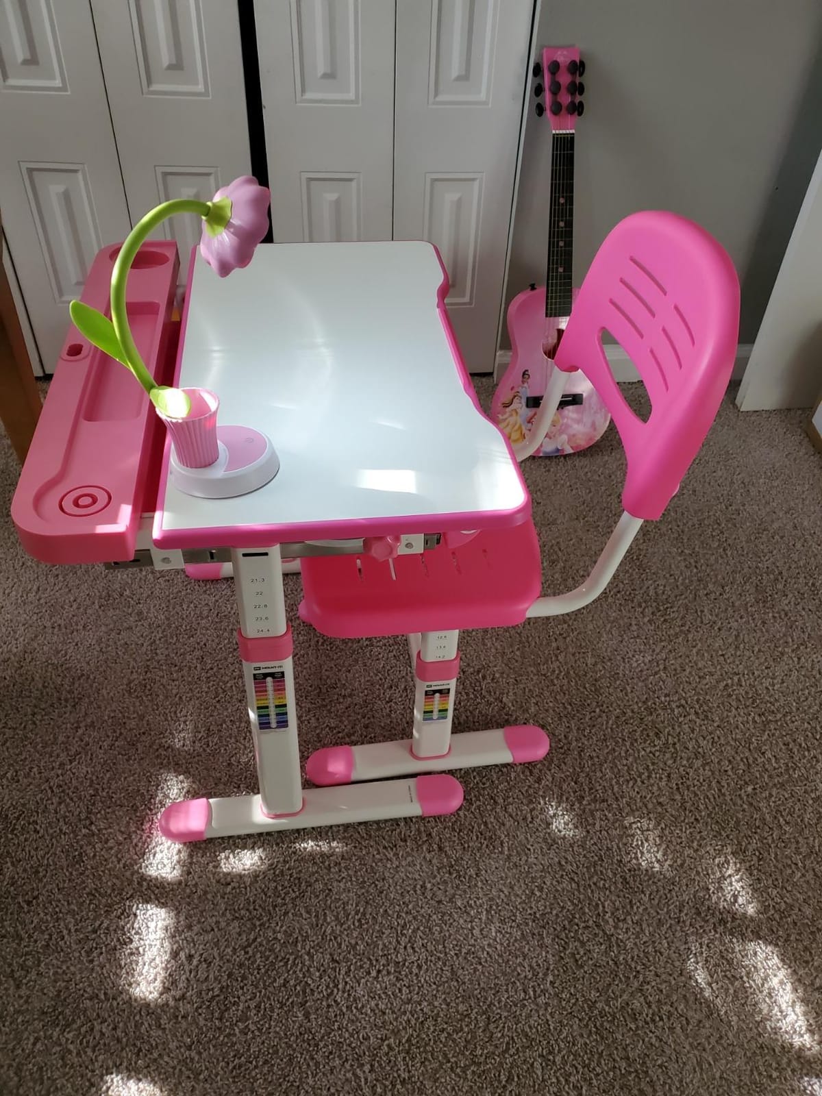 Mount-It! Kids Desk and Chair Set Height Adjustable up to 30