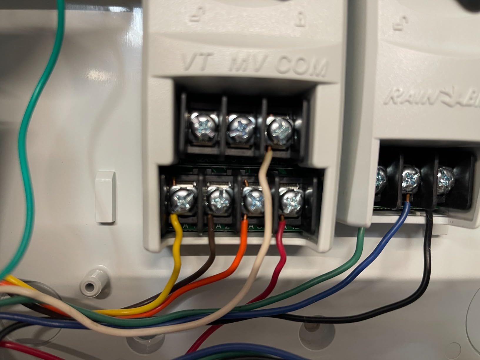 Rachio 3: 8 Zone Smart Sprinkler Controller customer photo 2