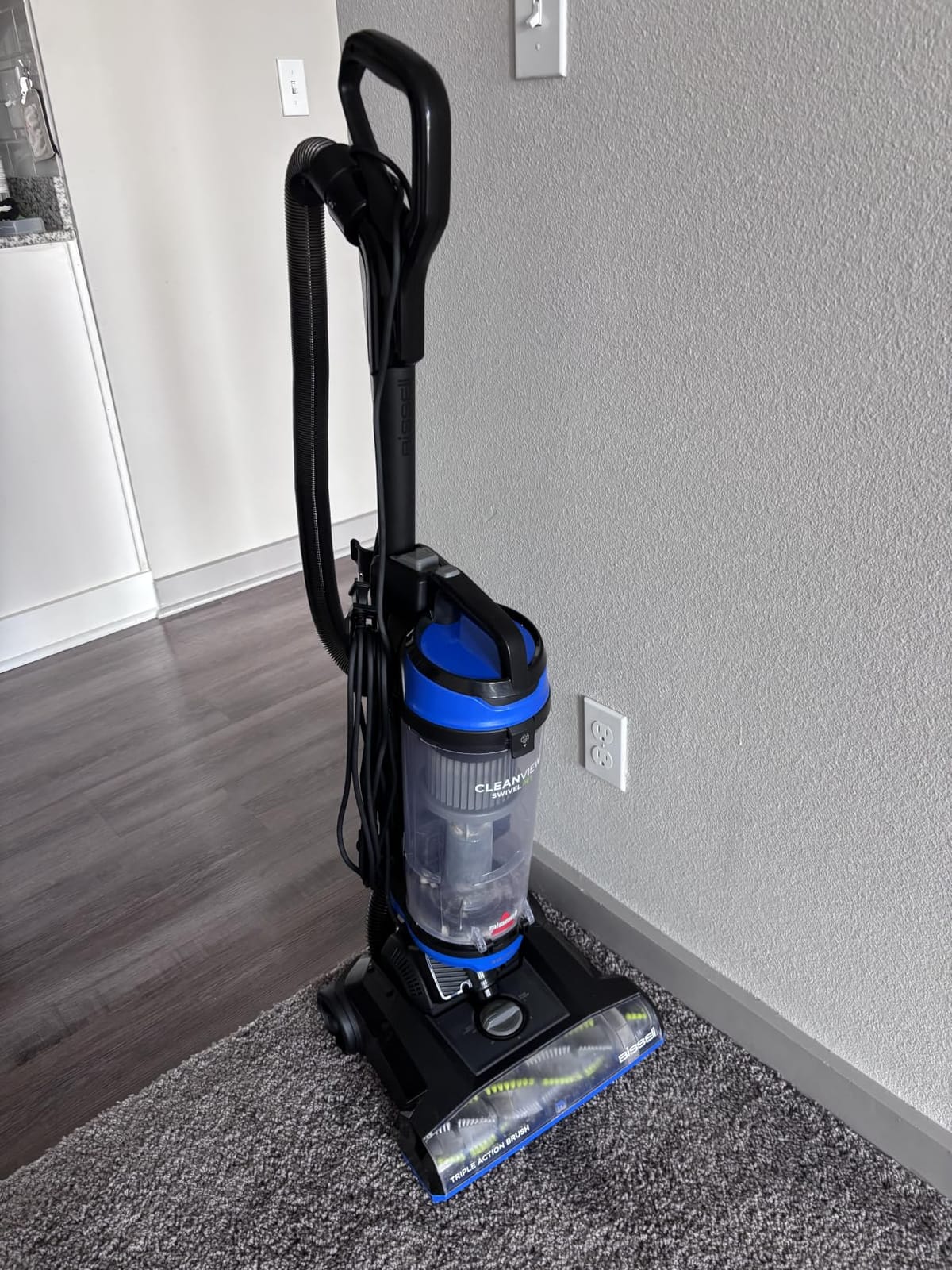 Bissell CleanView Swivel Pet Upright Vacuum 2252 customer photo 1