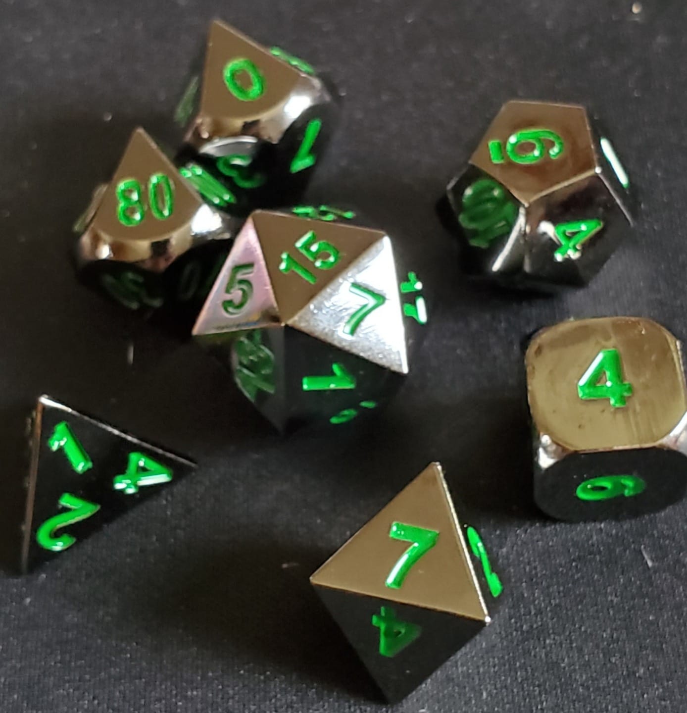 SIQUK 7 Pcs Metal Polyhedral Dice DND Dice Set with Metal Case customer photo 2