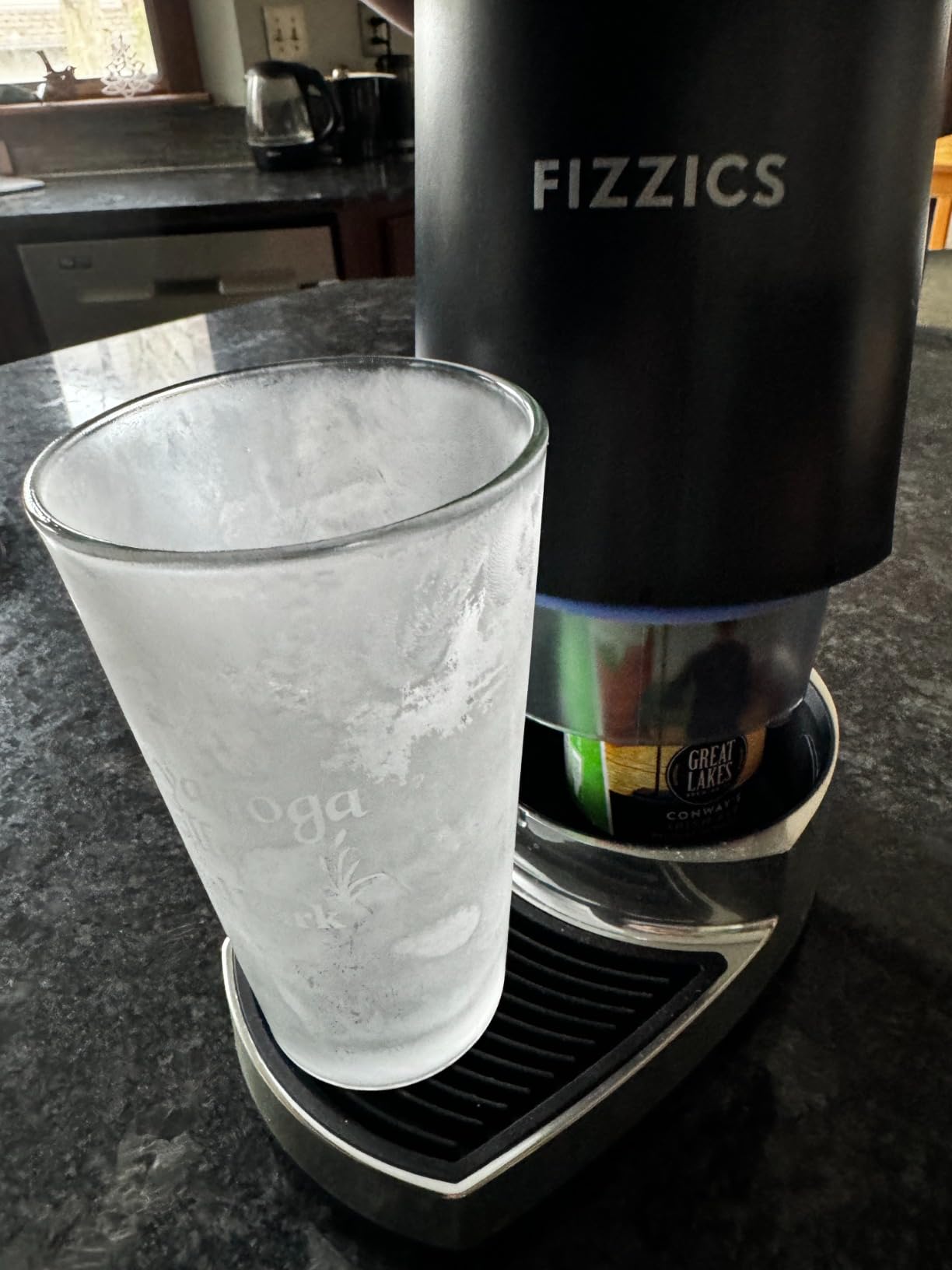 FIZZICS - DraftPour Beer Dispenser - Converts Any Can or Bottle Into a Nitro-Style Draft, Gift for Men and Beer Enthusiast, Beer Tap Draft Machine - Carbon customer photo 2
