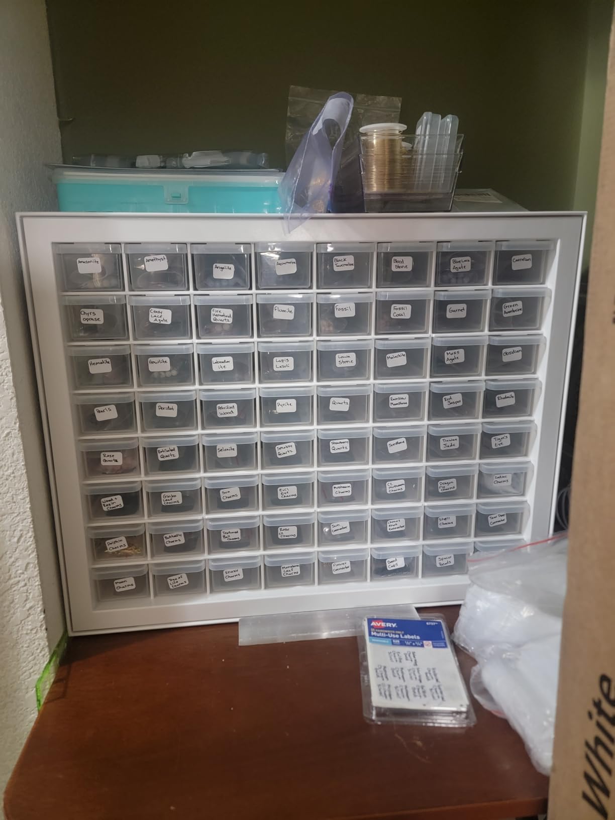 IRIS USA 64-Drawer Screw Organizer, Hardware Storage, Made in USA, White | Wall mountable, Stackable, Art & Craft Supplies, Beads, Gem Stones, Building Bricks, Garage Tool Storage customer photo 2