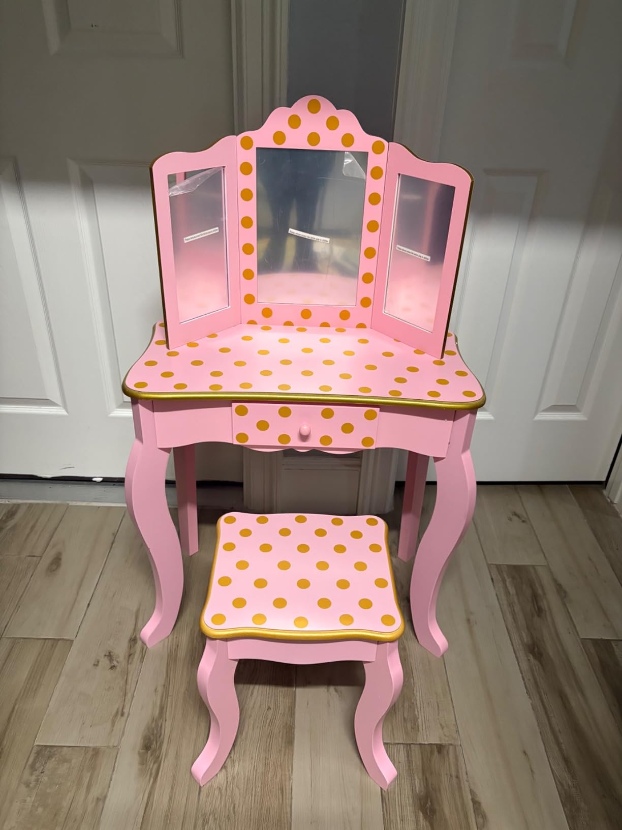 Teamson Kids Pretend Play Kids Vanity, Table & Chair Vanity Set with Mirror, Girls Makeup Dressing Table with Storage Drawer & Polka Dot Print, Gisele Collection, Pink/Gold customer photo 2