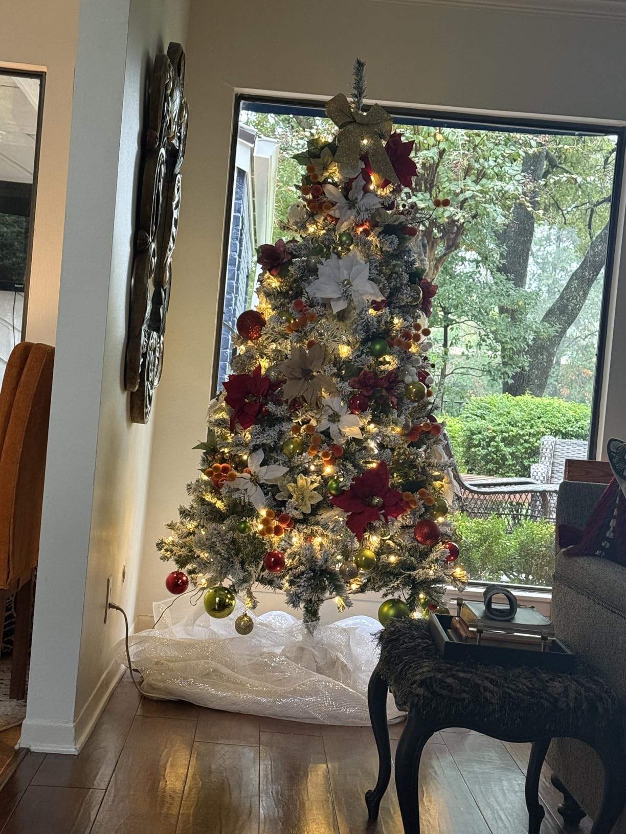 Best Choice Products Pre-Lit Artificial Christmas Tree, 7.5ft Snow Flocked Design Pine Tree, Full Appearance Snowy w/Easy Assembly, Metal Stand customer photo 1