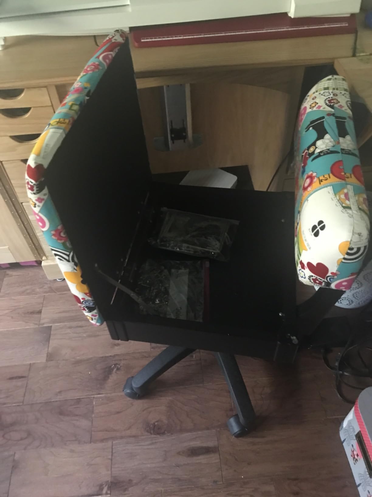 Arrow Sewing H6880 Adjustable Height Hydraulic Sewing and Craft Chair with Under Seat Storage and Printed Fabric, SEW Now SEW Wow Print customer photo 1