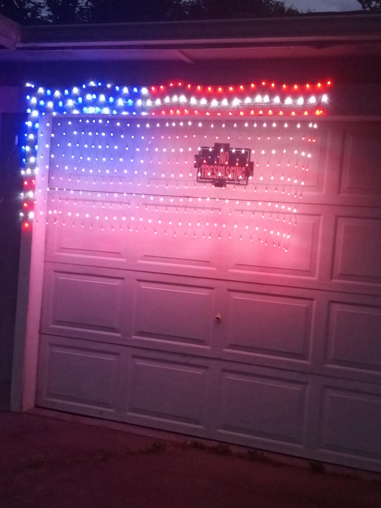 YULIANG LED American Flag Lights,6.5ft*3.2ft Waterproof Led Flag Net Light Outdoor for 4th of July Decorations,Independence Day,Memorial Day, Festival, Garden,Outdoor Christmas Decoration customer photo 1