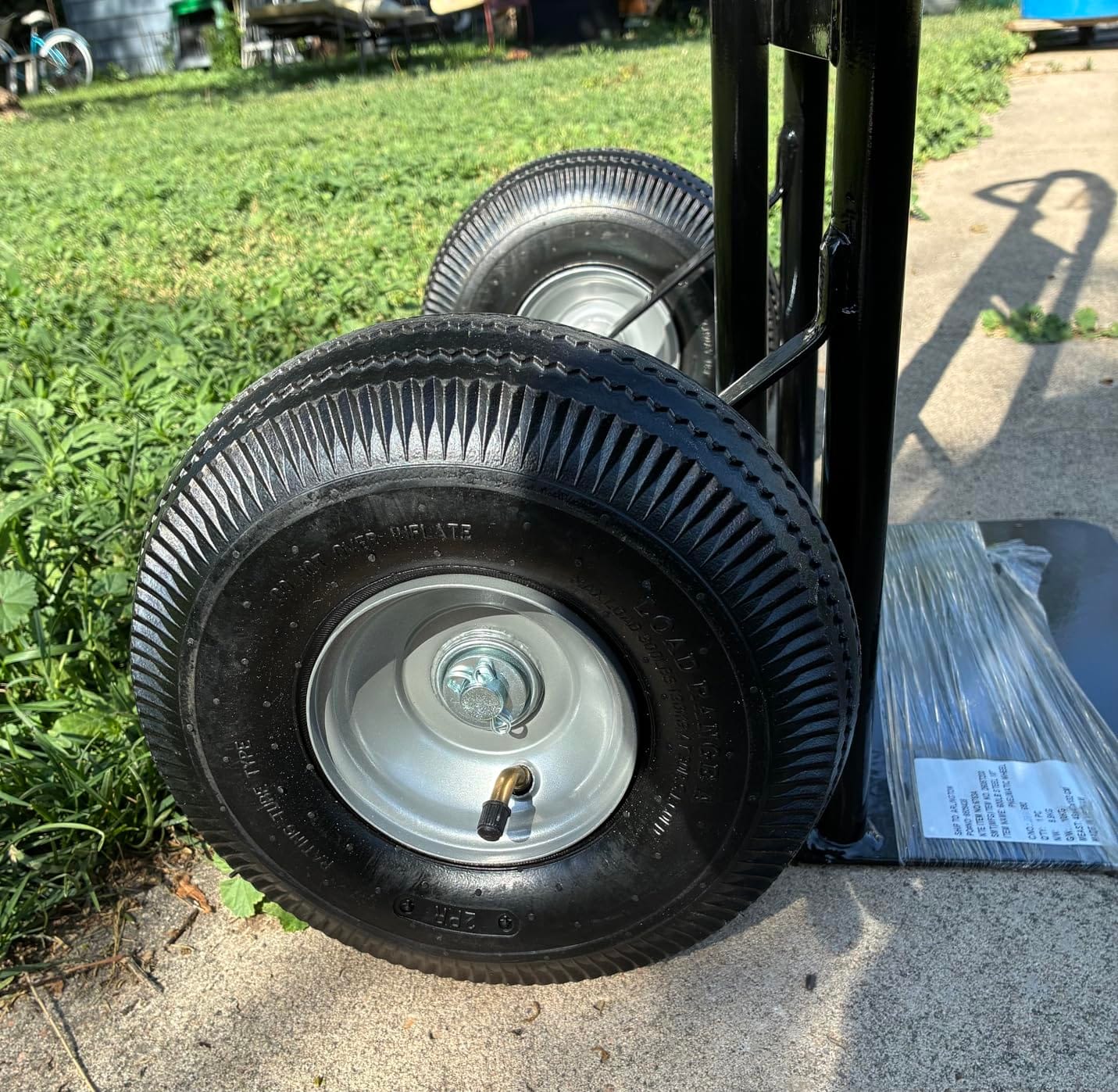 Ironton Steel Hand Truck, 600-Lb. Capacity, 10in. Pneumatic Tires customer photo 1