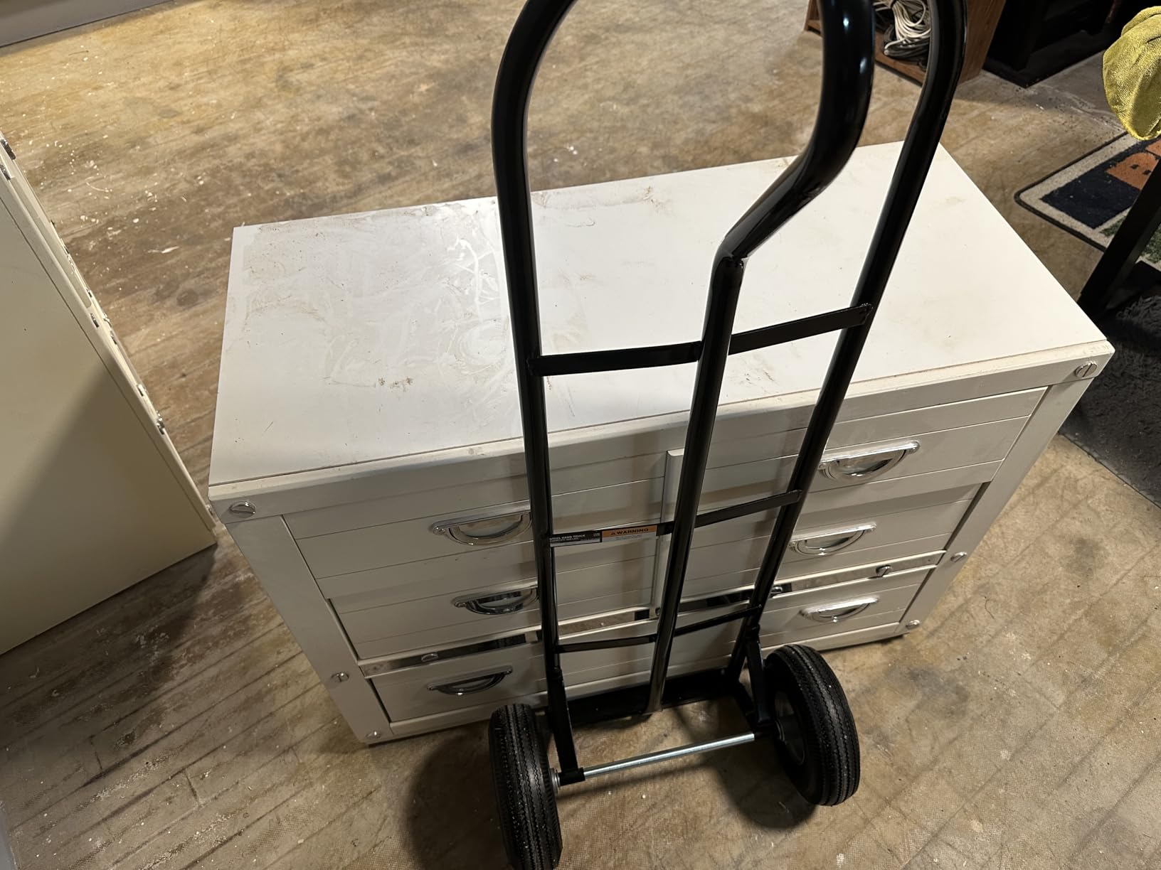 Ironton Steel Hand Truck, 600-Lb. Capacity, 10in. Pneumatic Tires customer photo 2